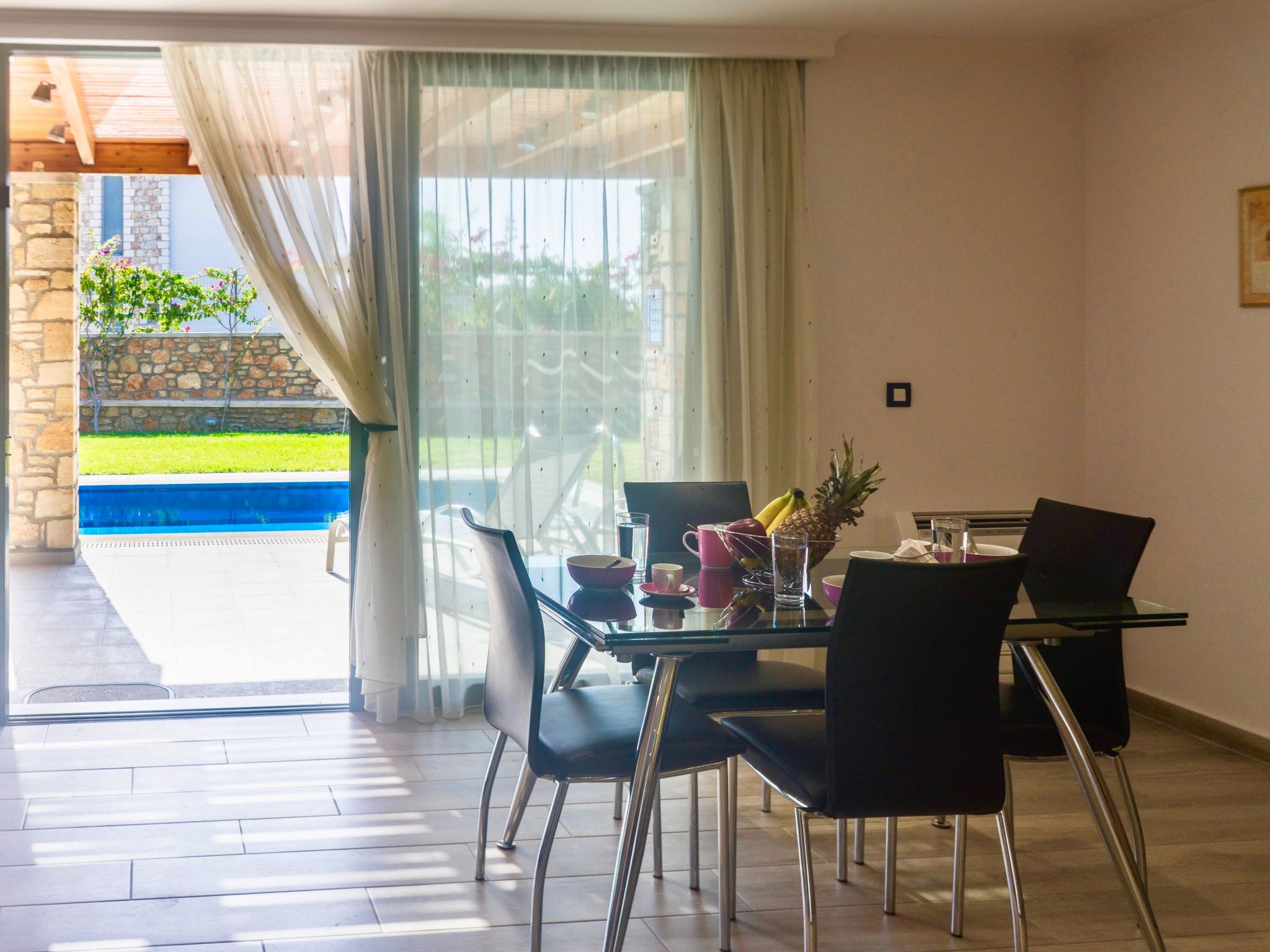 Mit Garten, Grill und Terrasse-Dedans