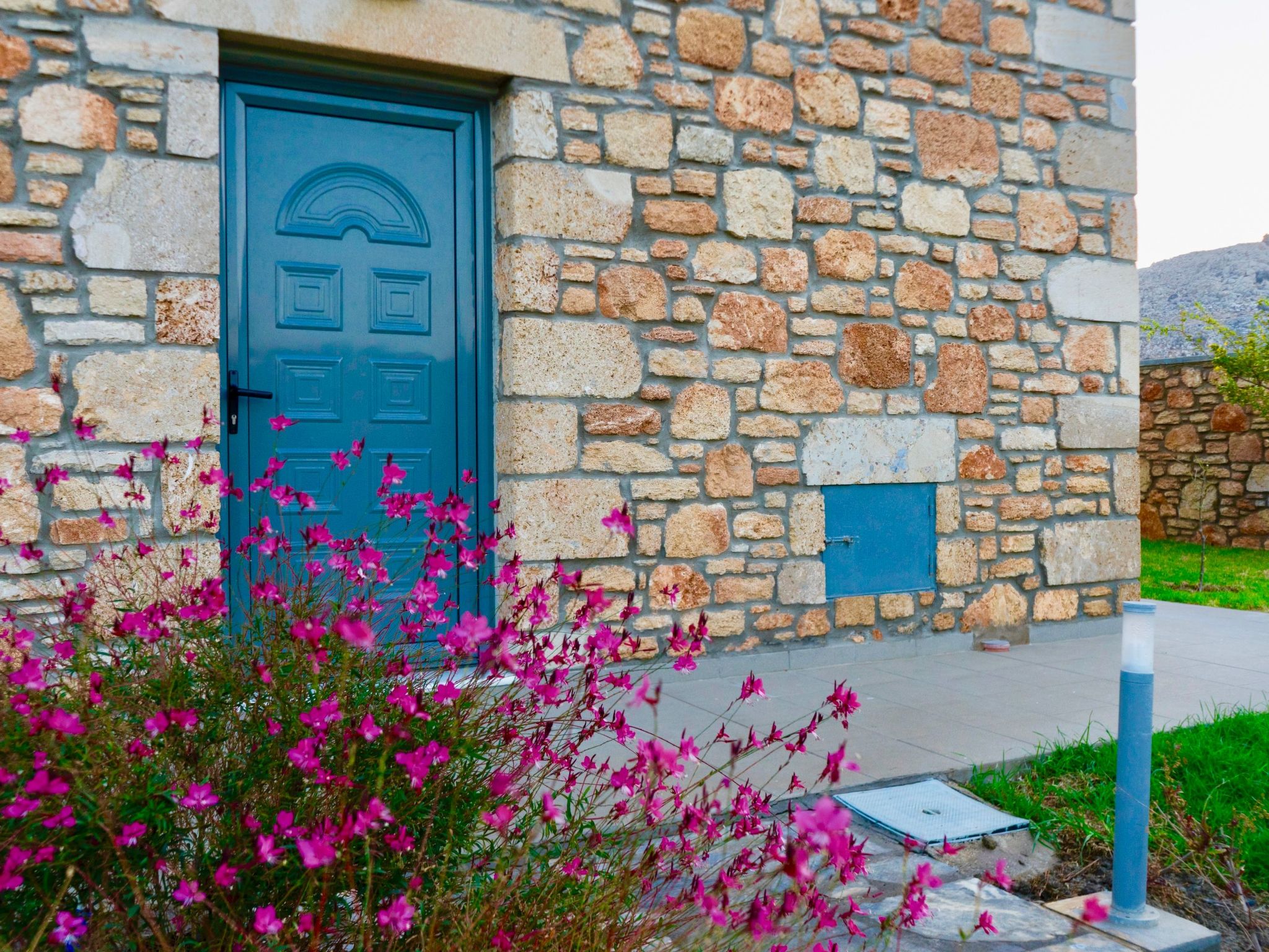 Photo of mit Garten, Grill und Terrasse