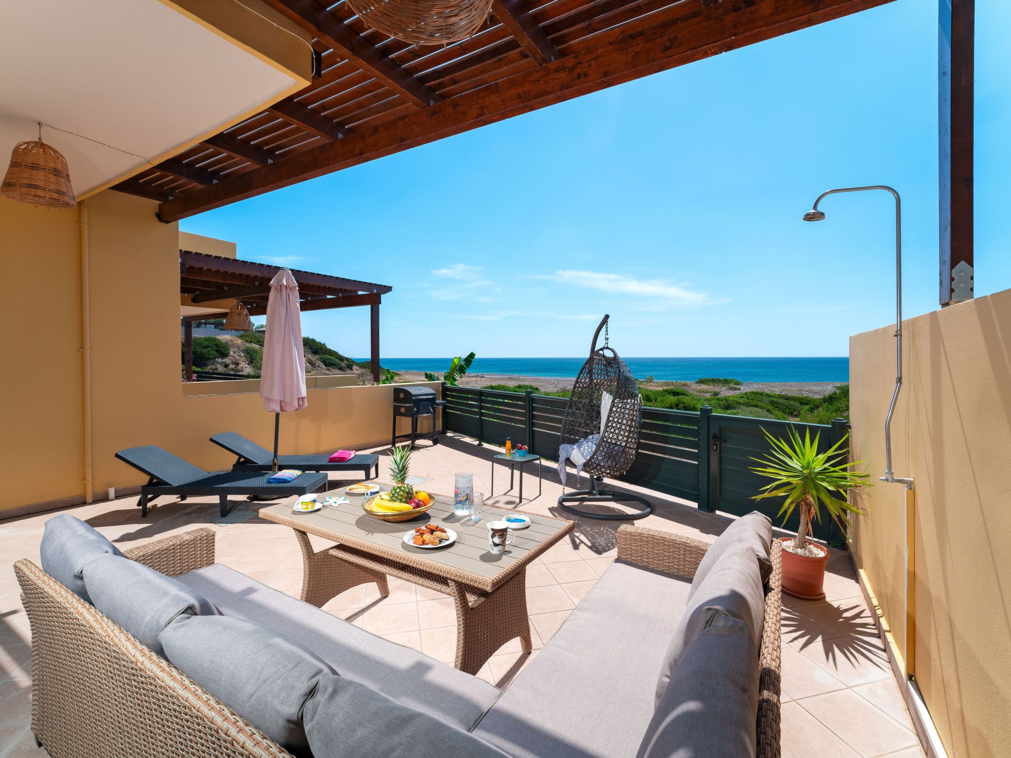 Mare Blu 1 am Strand Apartment in Gennadi