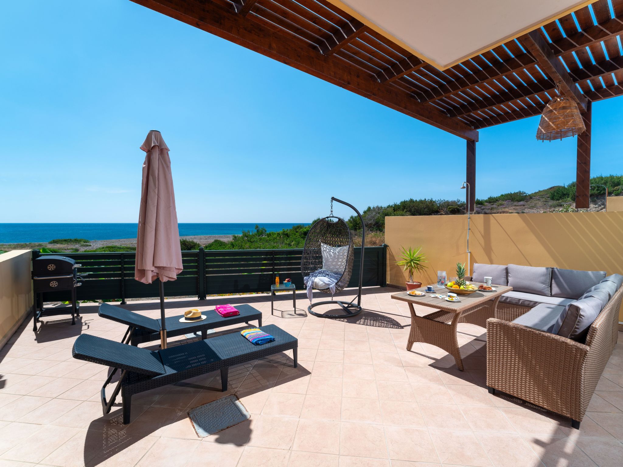 Mare Blu 2 am Strand Apartment in Gennadi