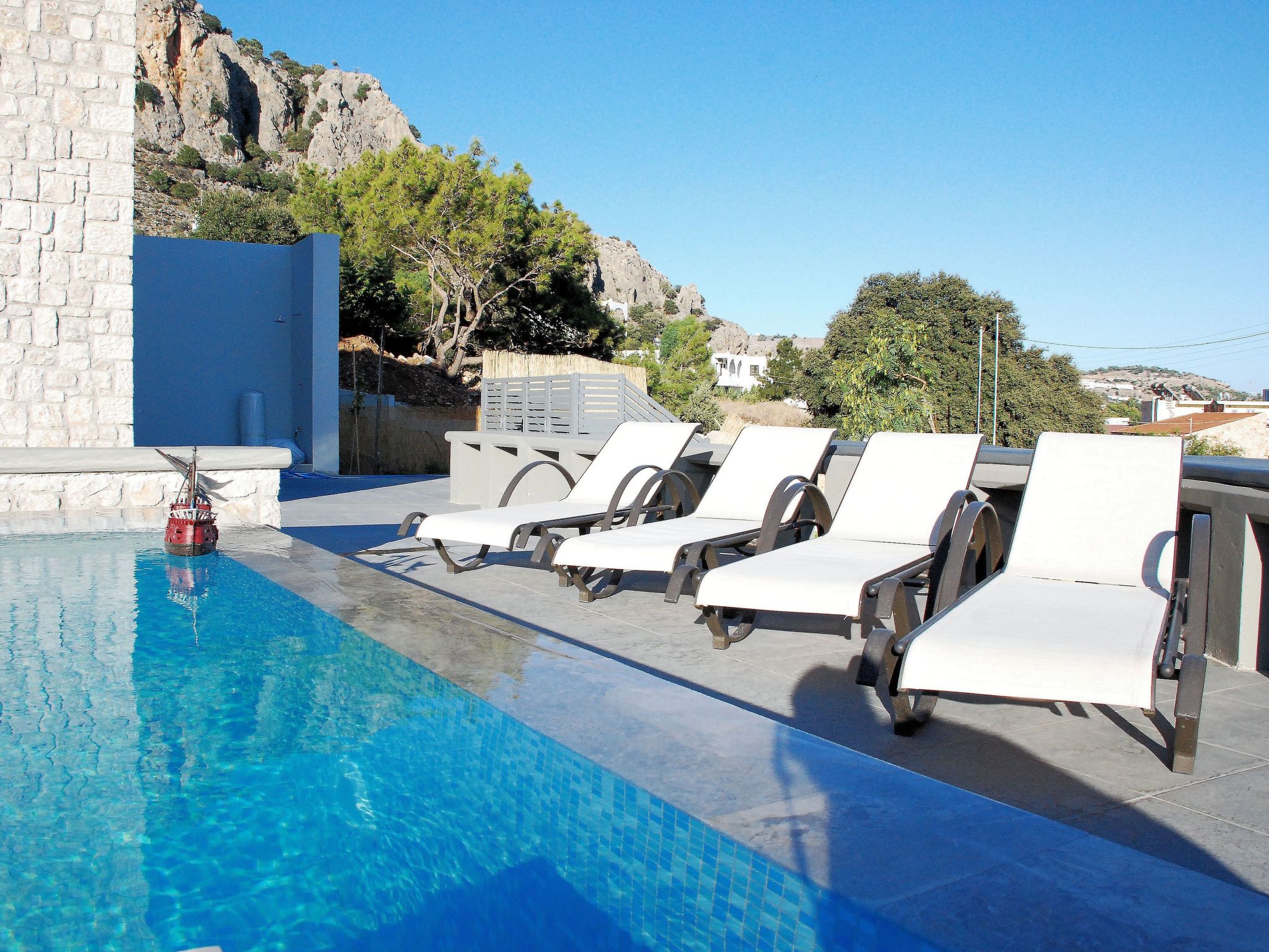 Photo of Villa CostaMare - Luxuriöse, neu gebaute Steinvilla