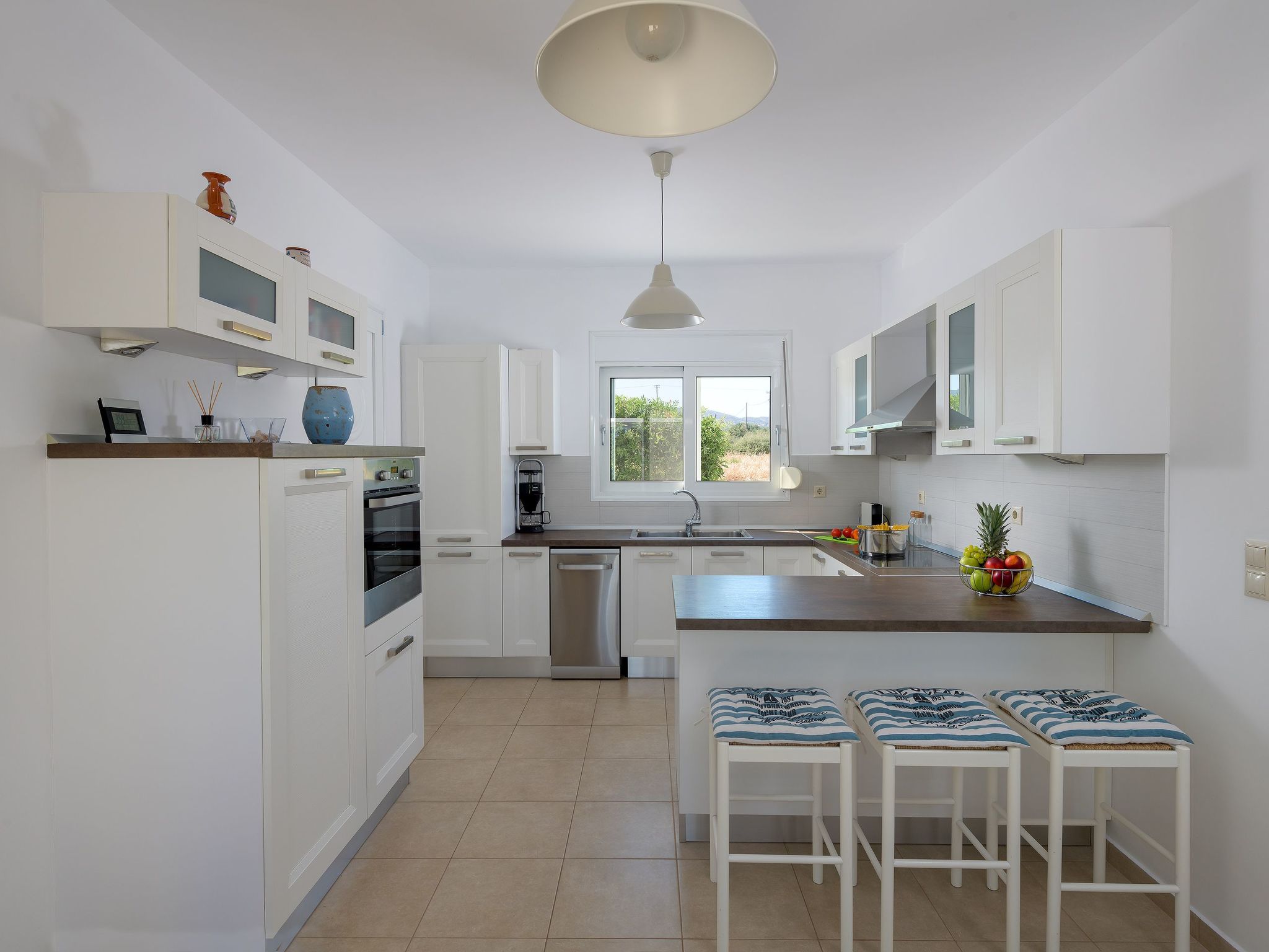 Liebevoll ausgestattetes Haus in ruhiger Lage mit beheiztem Pool und Meerblick-Image-tags.info