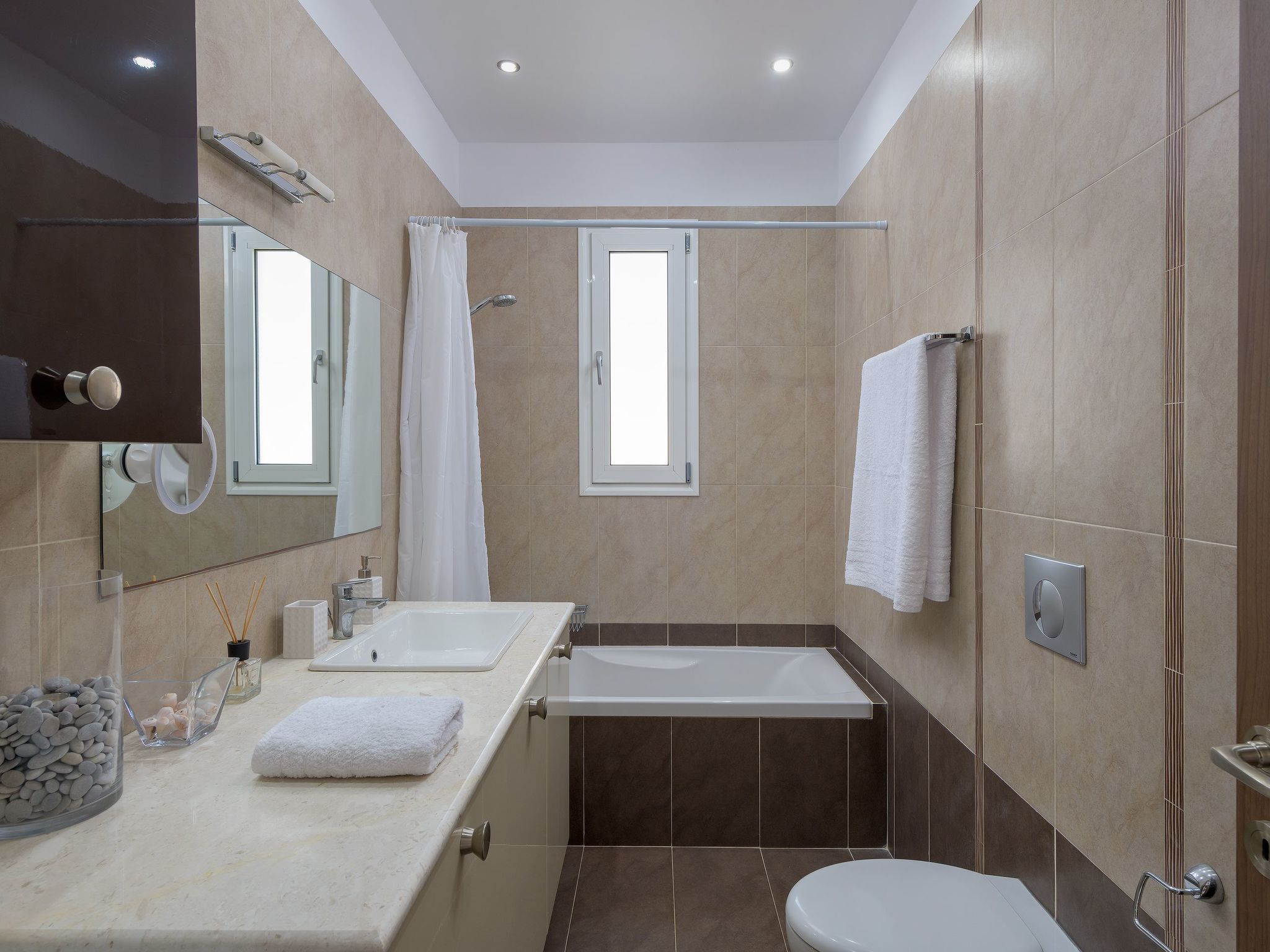 Liebevoll ausgestattetes Haus in ruhiger Lage mit beheiztem Pool und Meerblick-Image-tags.info