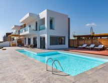 Villa Pounentis auf einem Hügel in Lachania