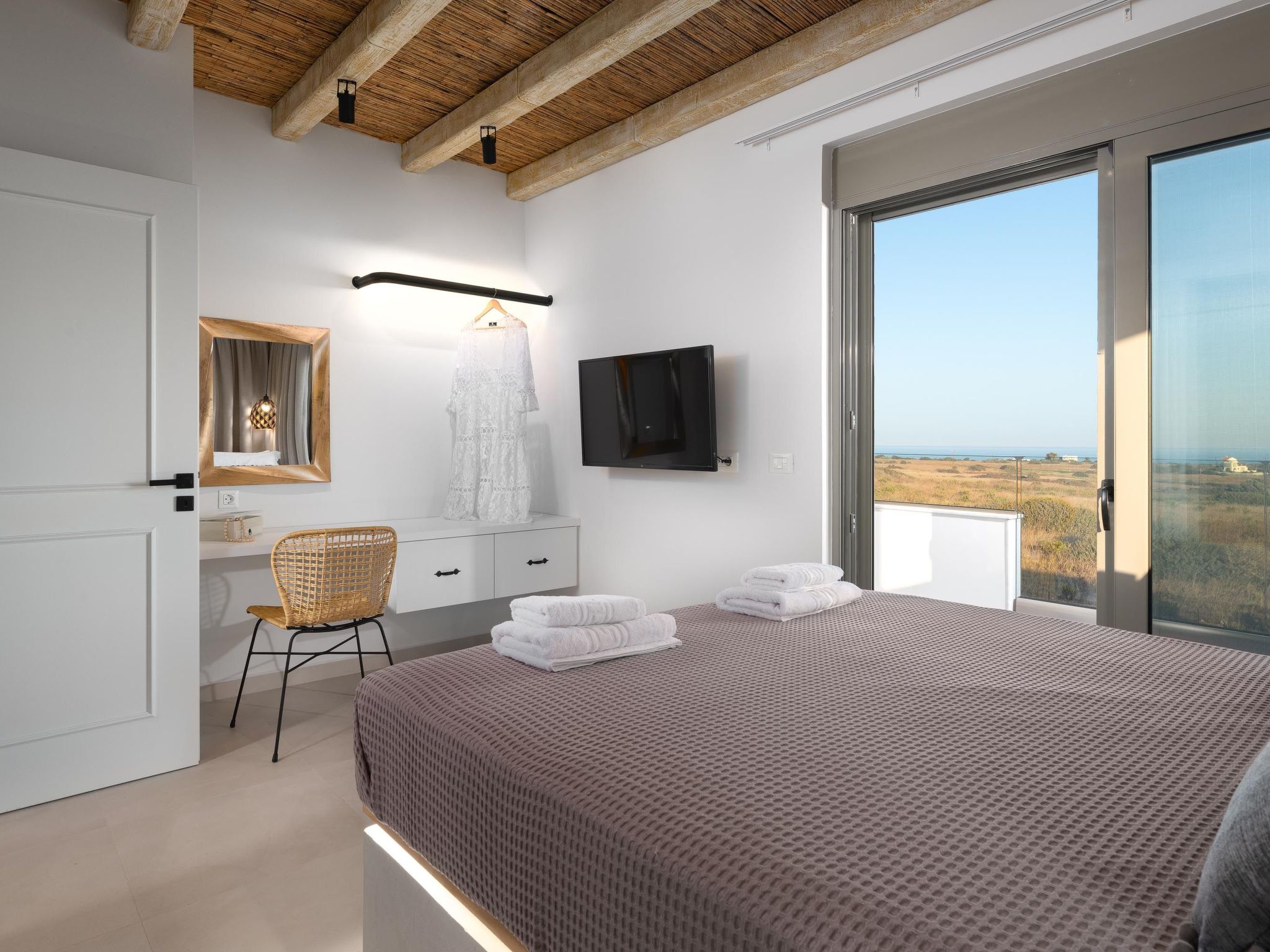 Photo of Villa Pounentis auf einem Hügel in Lachania