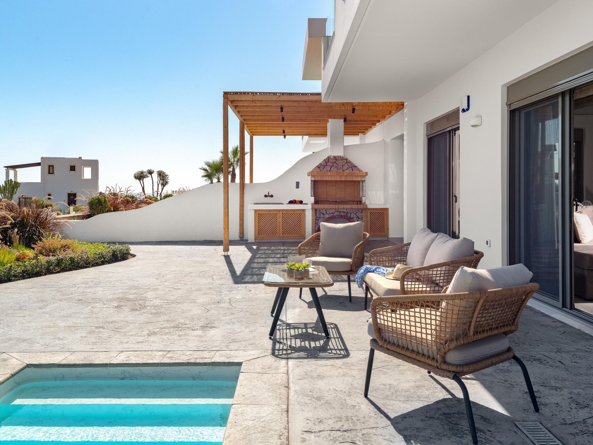 Photo of Villa Pounentis auf einem Hügel in Lachania