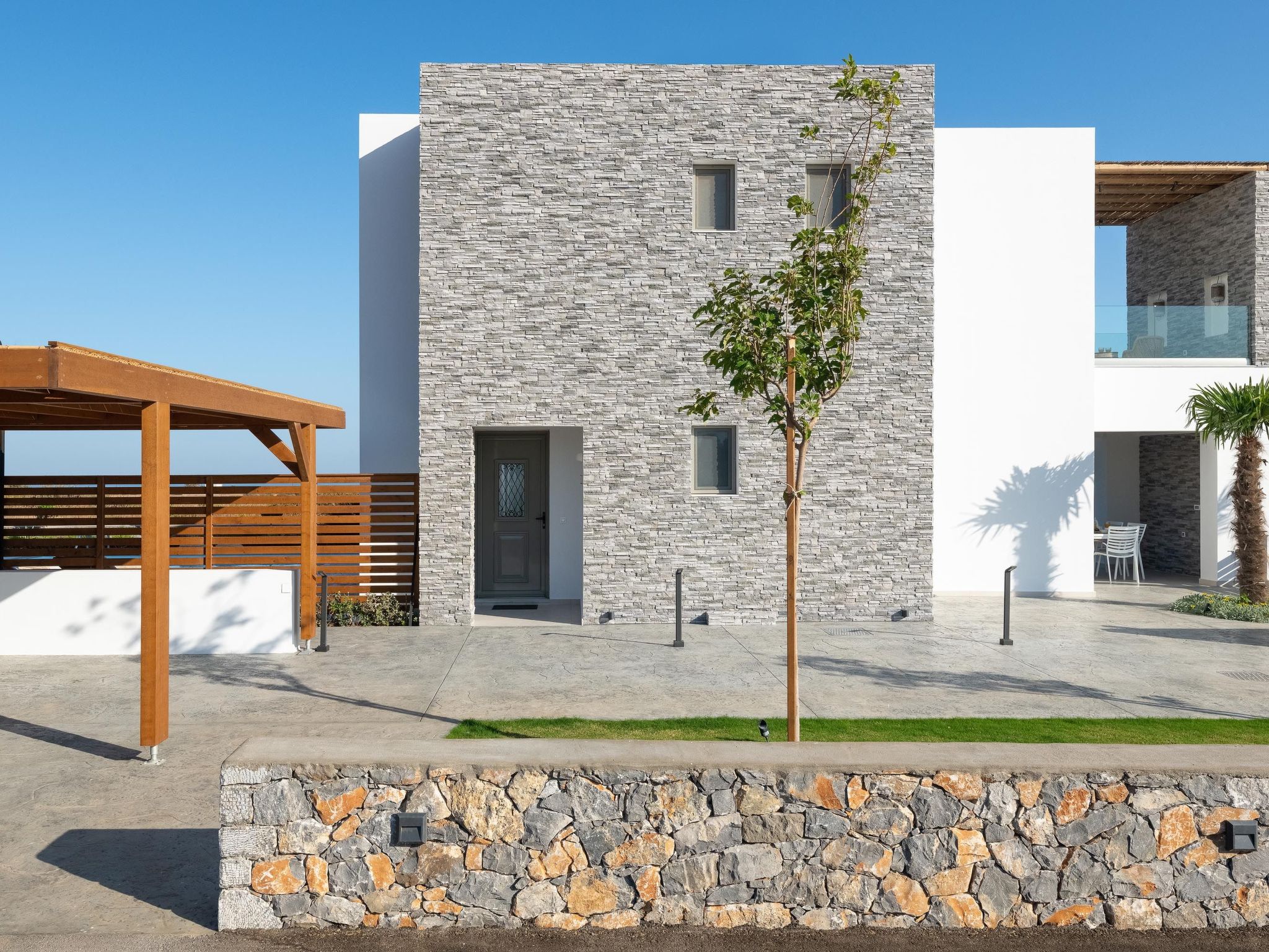 Photo of Villa Pounentis auf einem Hügel in Lachania