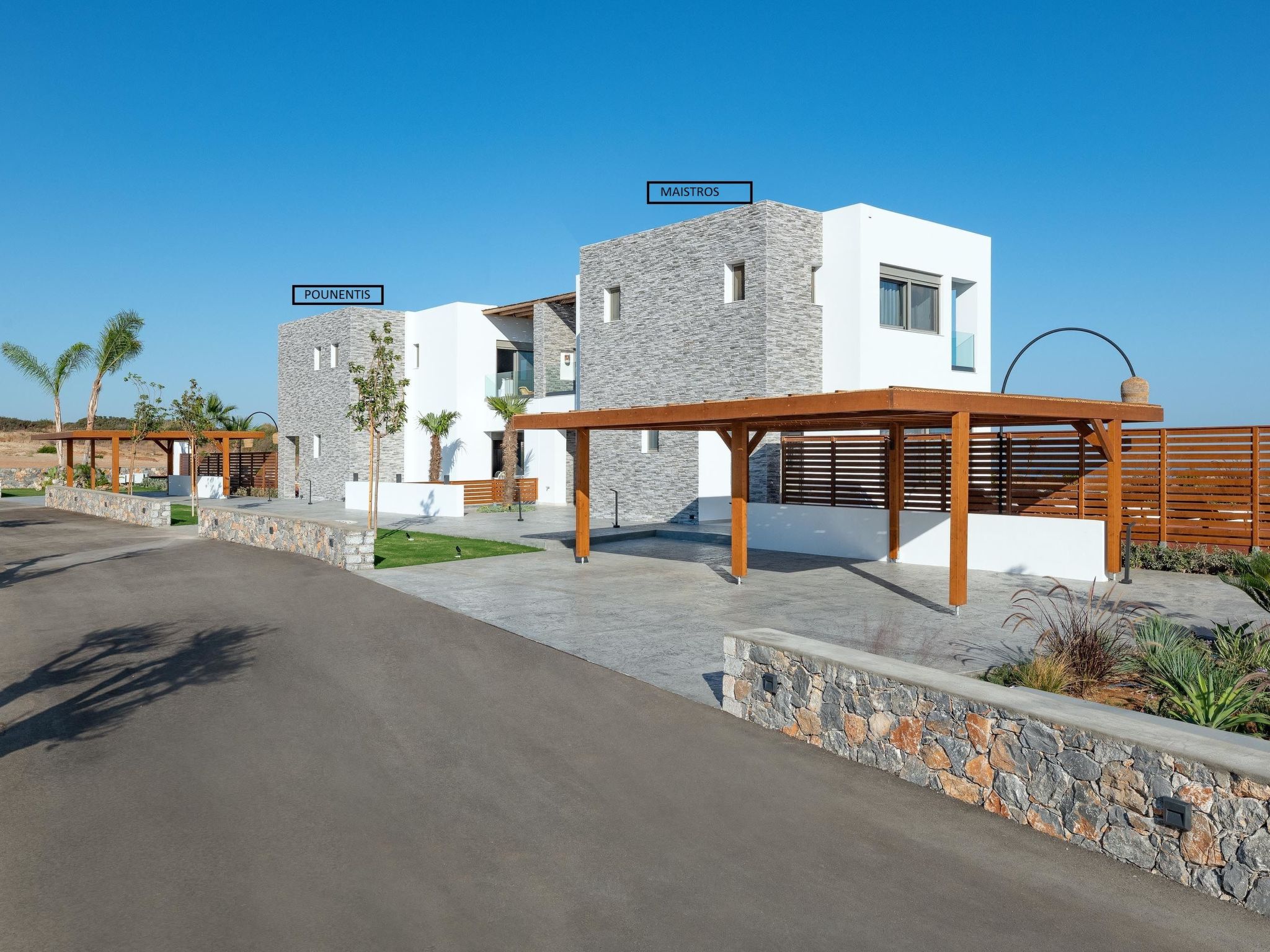 Photo of Villa Pounentis auf einem Hügel in Lachania