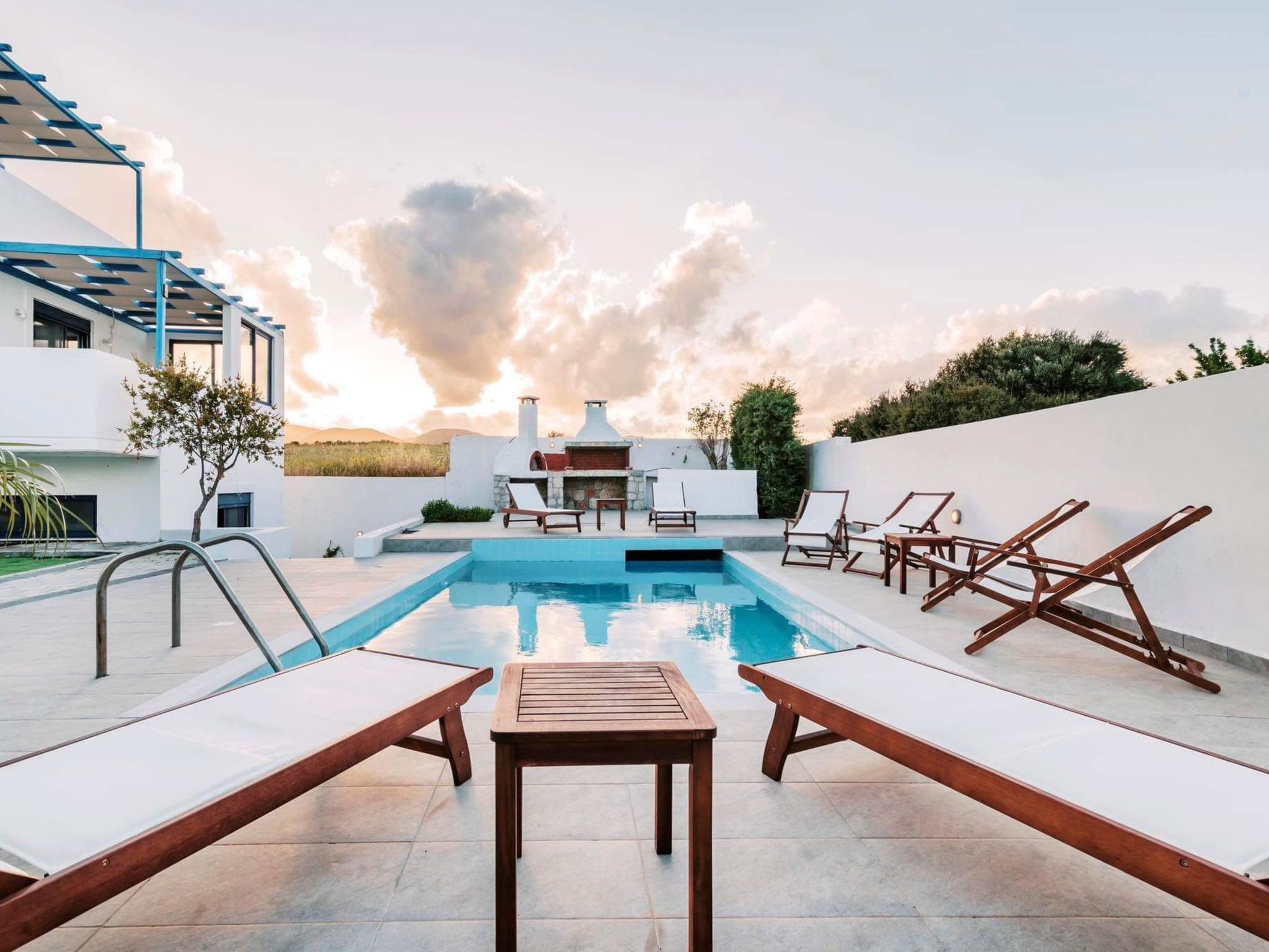 Photo of Wunderschöne Villa Infinity Blue