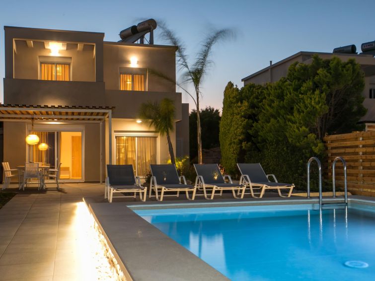 Villa Sylvia: Vrijstaande oase aan het strand van Gennadi voor 7 personen in Gennadi