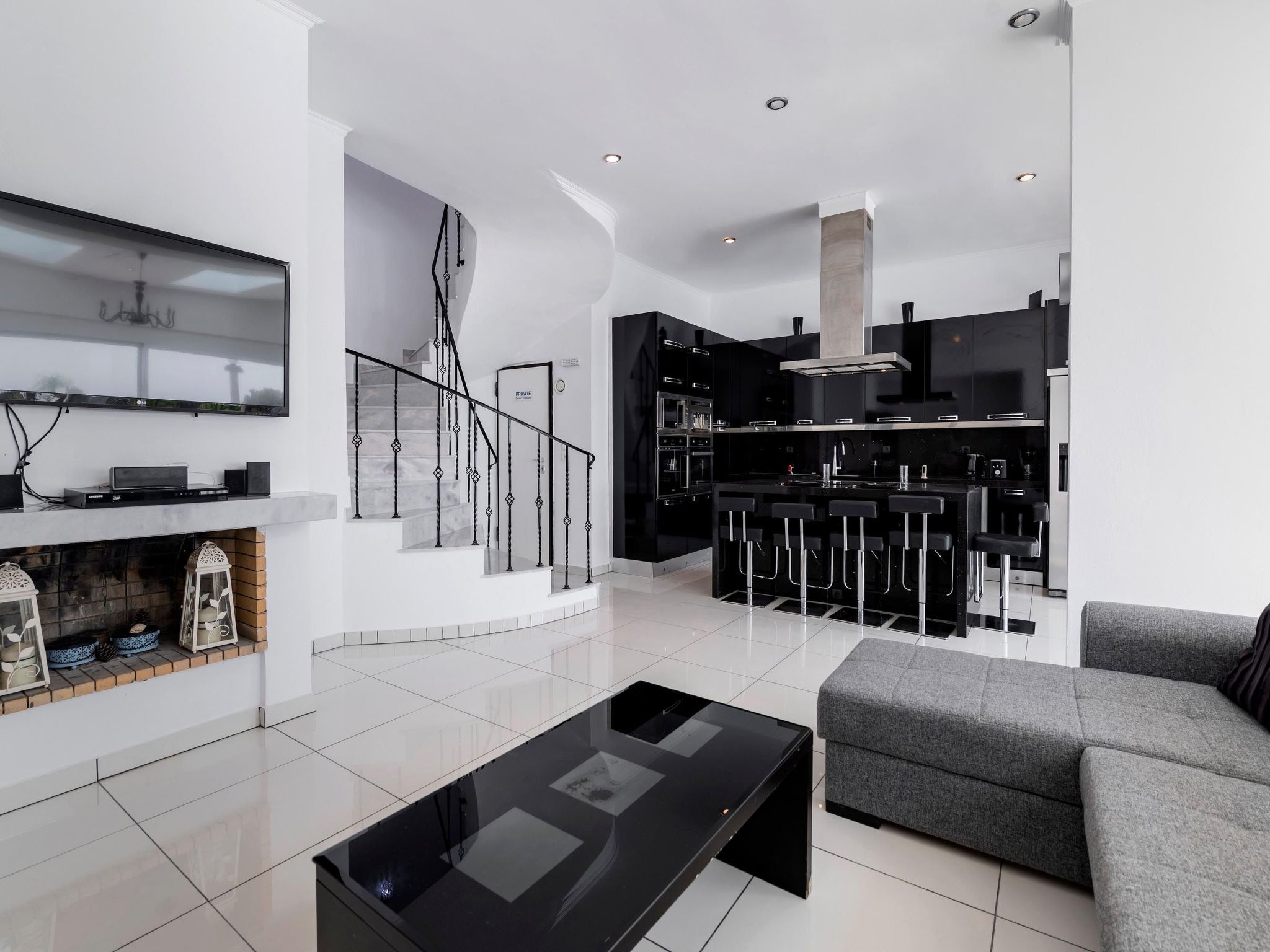 Charmante Diamond Villa in der Nähe von Gennadi Strand