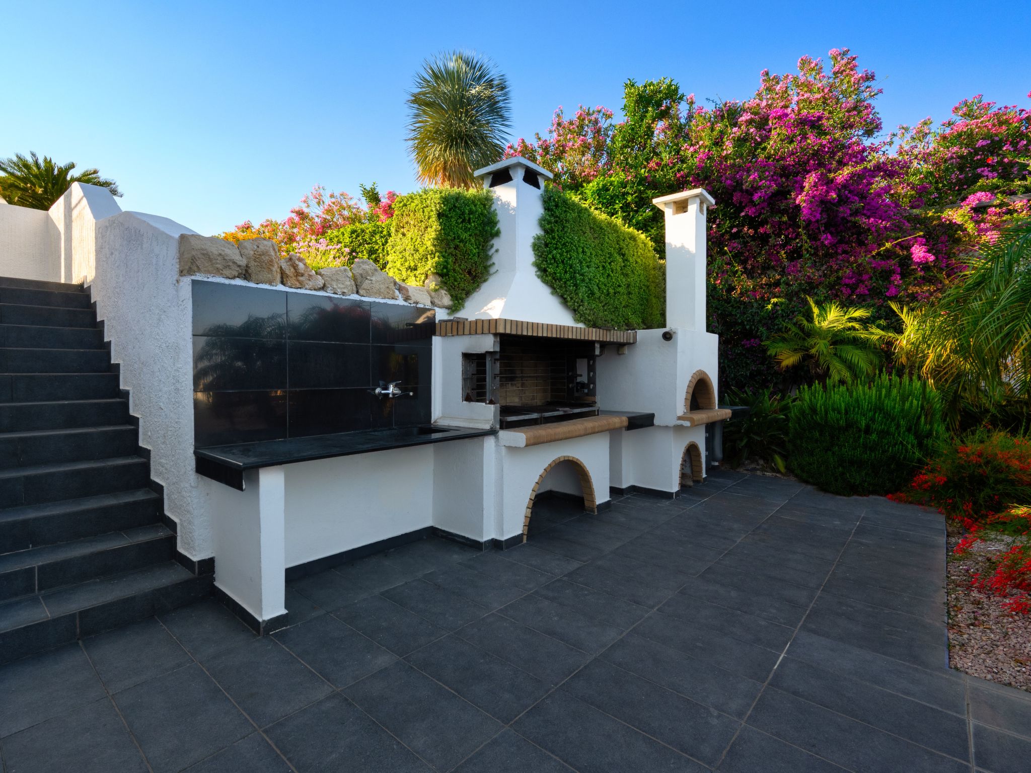 Photo of Charmante Diamond Villa in der Nähe von Gennadi Strand