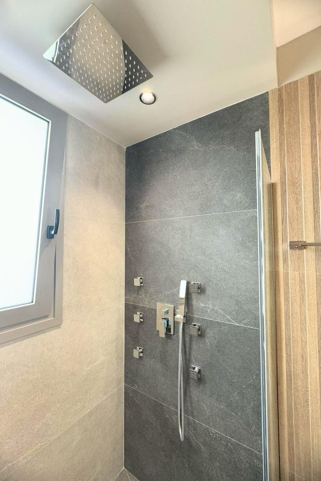 Photo of Grand Aqua Luxus-Villa von Mintzi