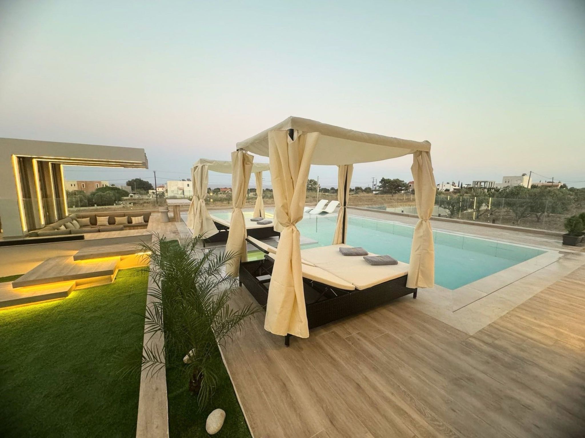 Photo of Grand Aqua Luxus-Villa von Mintzi