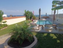 Villa Fay mit privatem Parkplatz in Lardos