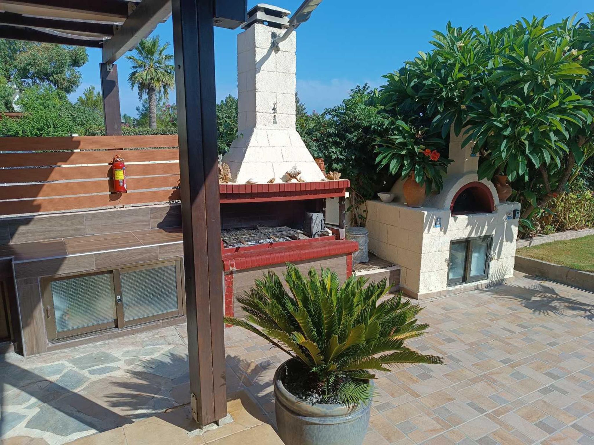 Villa Fay mit privatem Parkplatz in Lardos