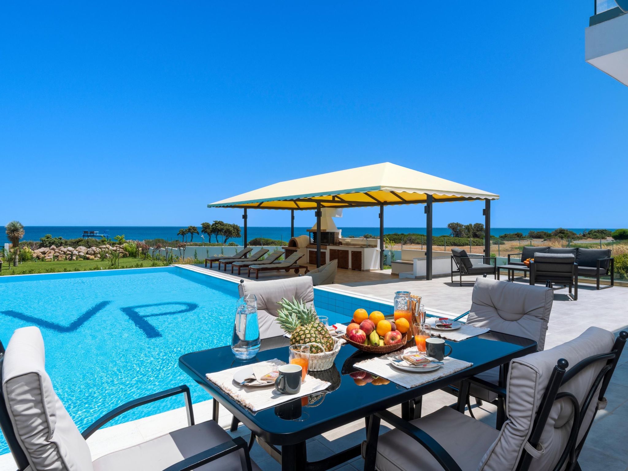 Strandvilla Viviane Paulos für 12 Personen