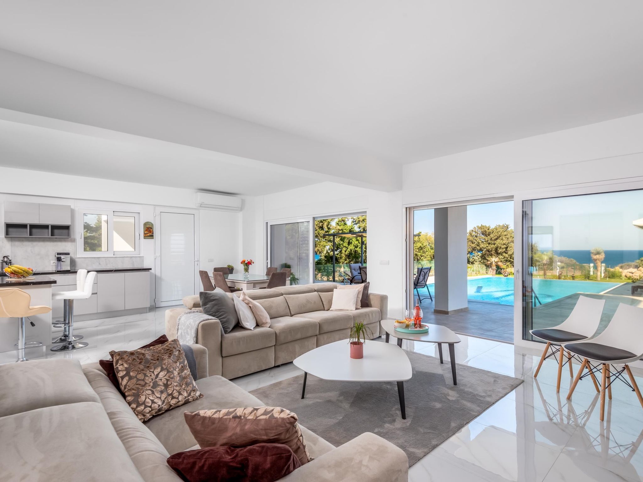 Strandvilla Viviane Paulos für 12 Personen-Dedans