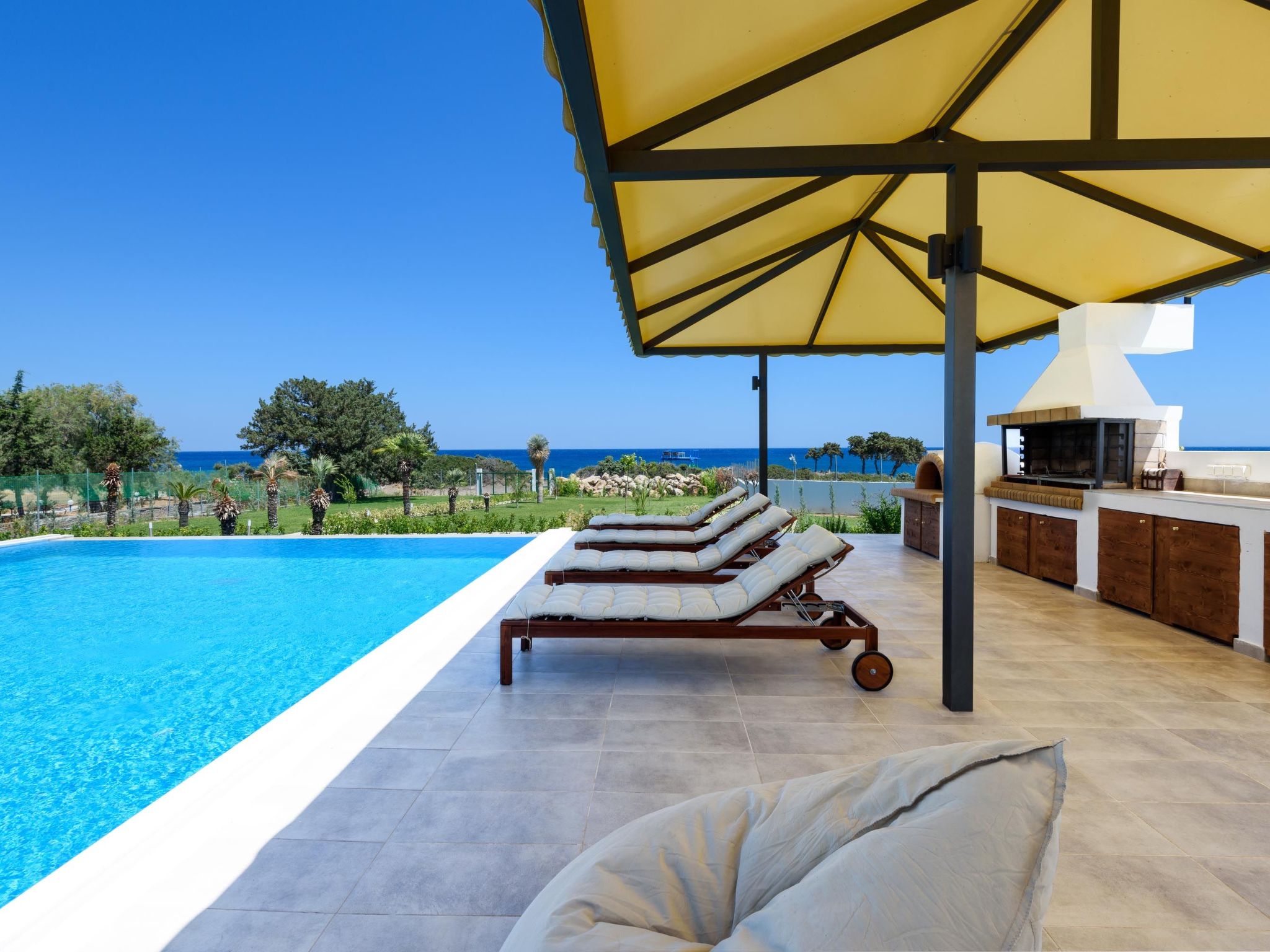 Photo of Strandvilla Viviane Paulos für 12 Personen