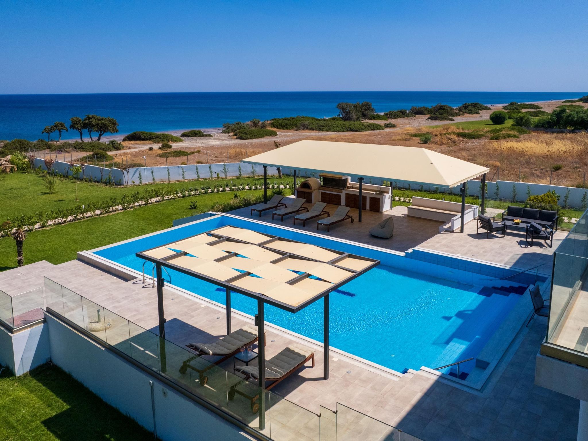 Photo of Strandvilla Viviane Paulos für 12 Personen