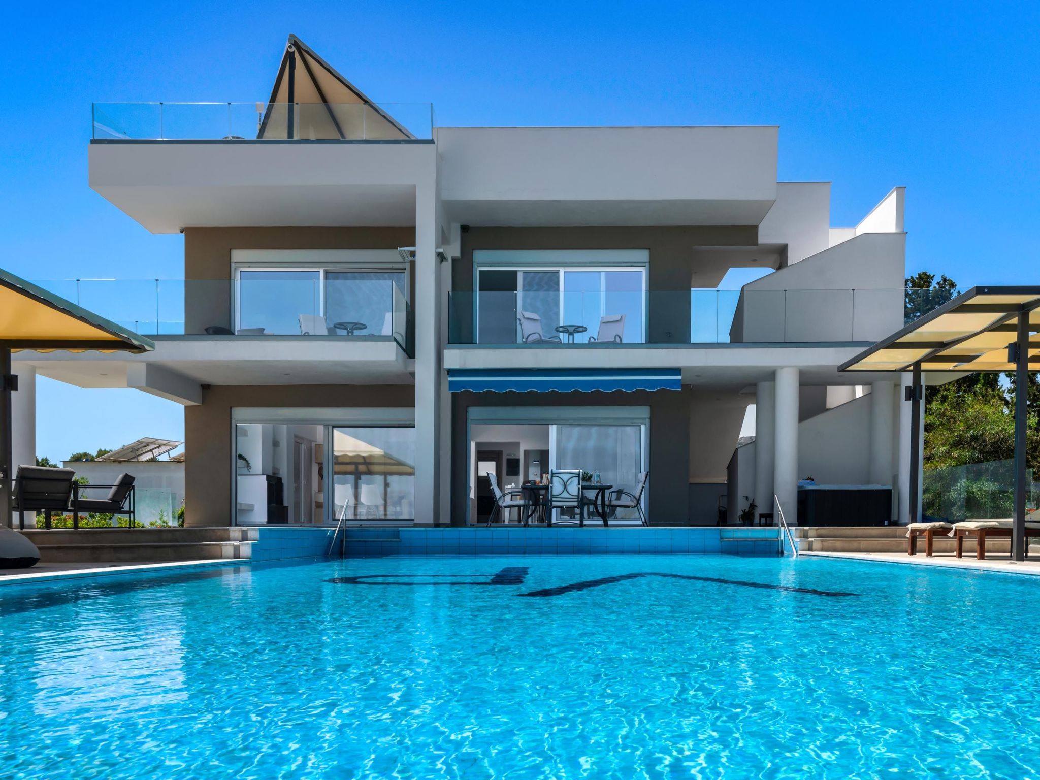 Photo of Strandvilla Viviane Paulos für 12 Personen