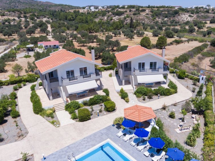 Villa A in Kleines Paradies: Jouw oase aan de kust van Gennadi, Rhodos in Gennadi