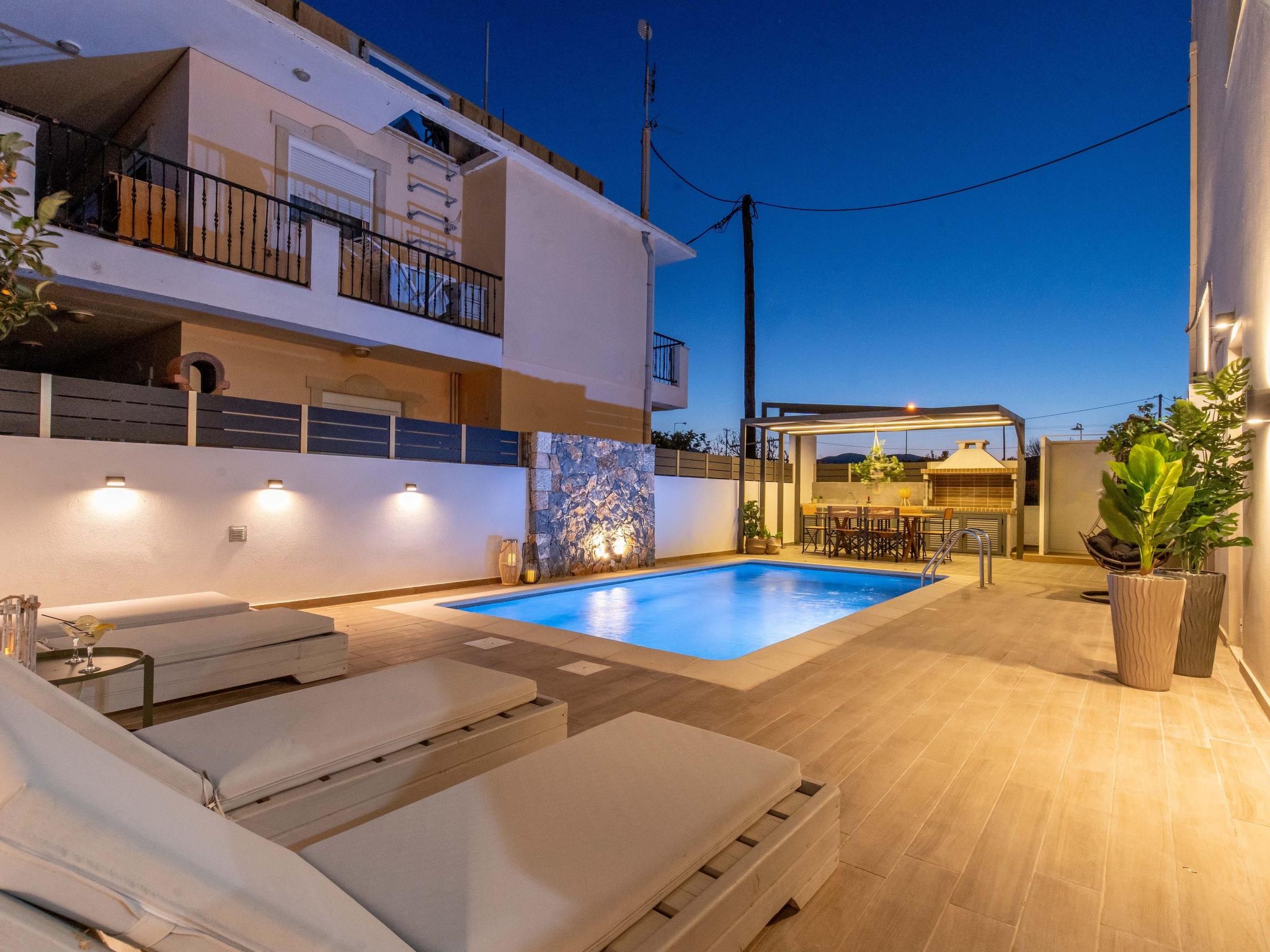 Große Erde Villa in Gennadi