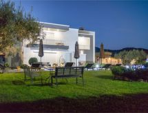 Ferienvilla Mika mit privatem Pool