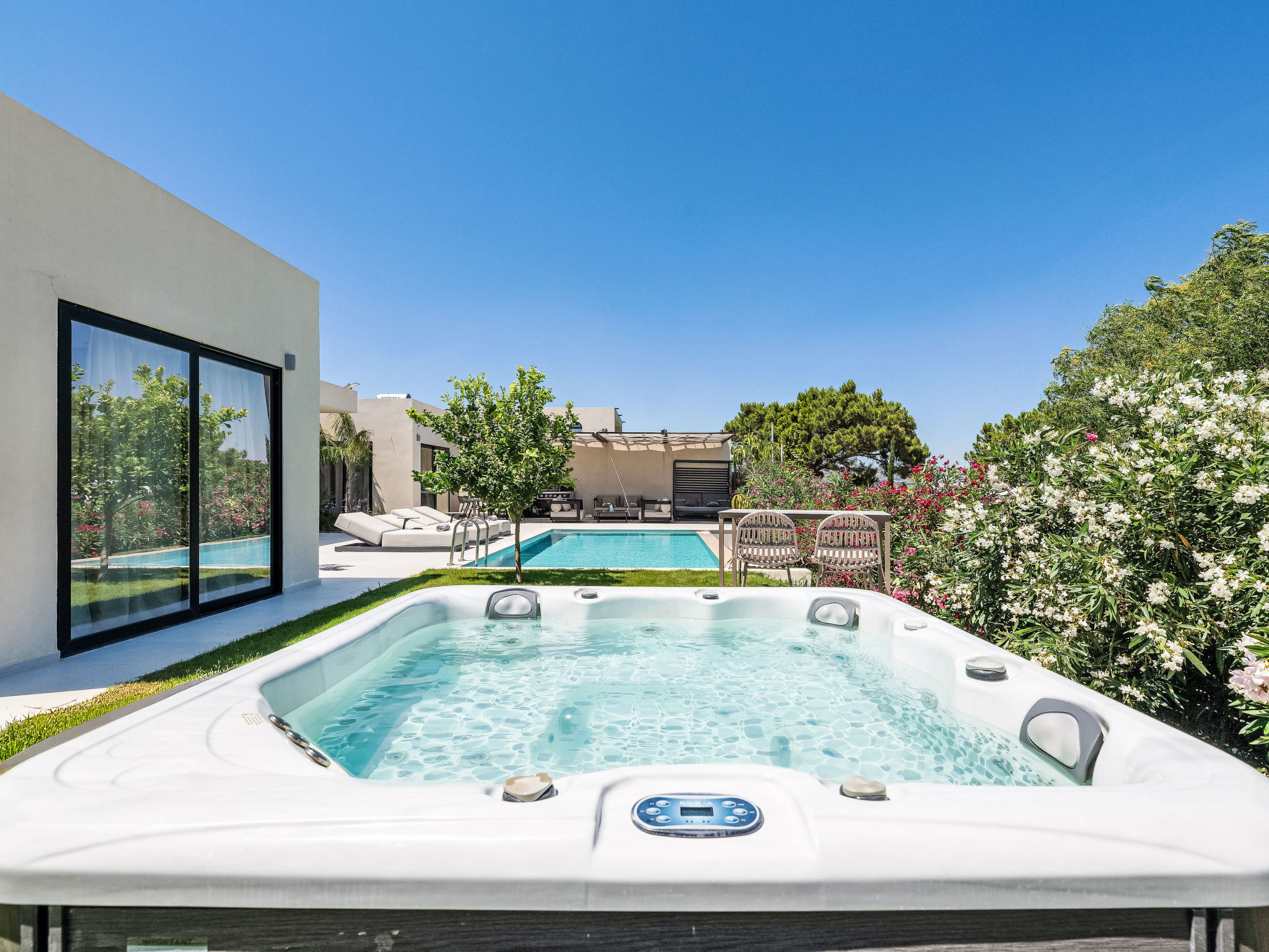 Trapezia Luxury Living - Opal