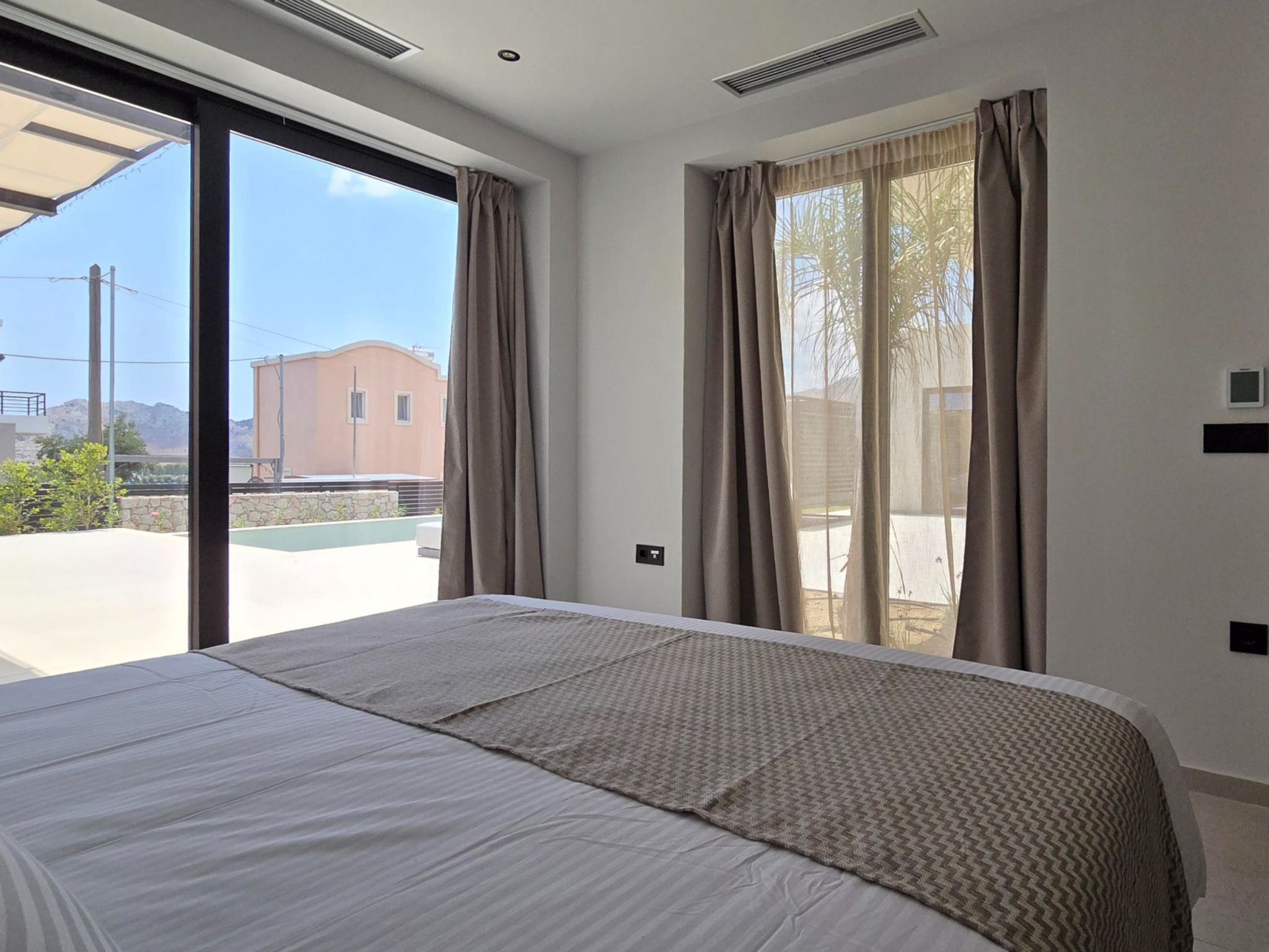 Trapezia Luxury Living - Opal-Dedans