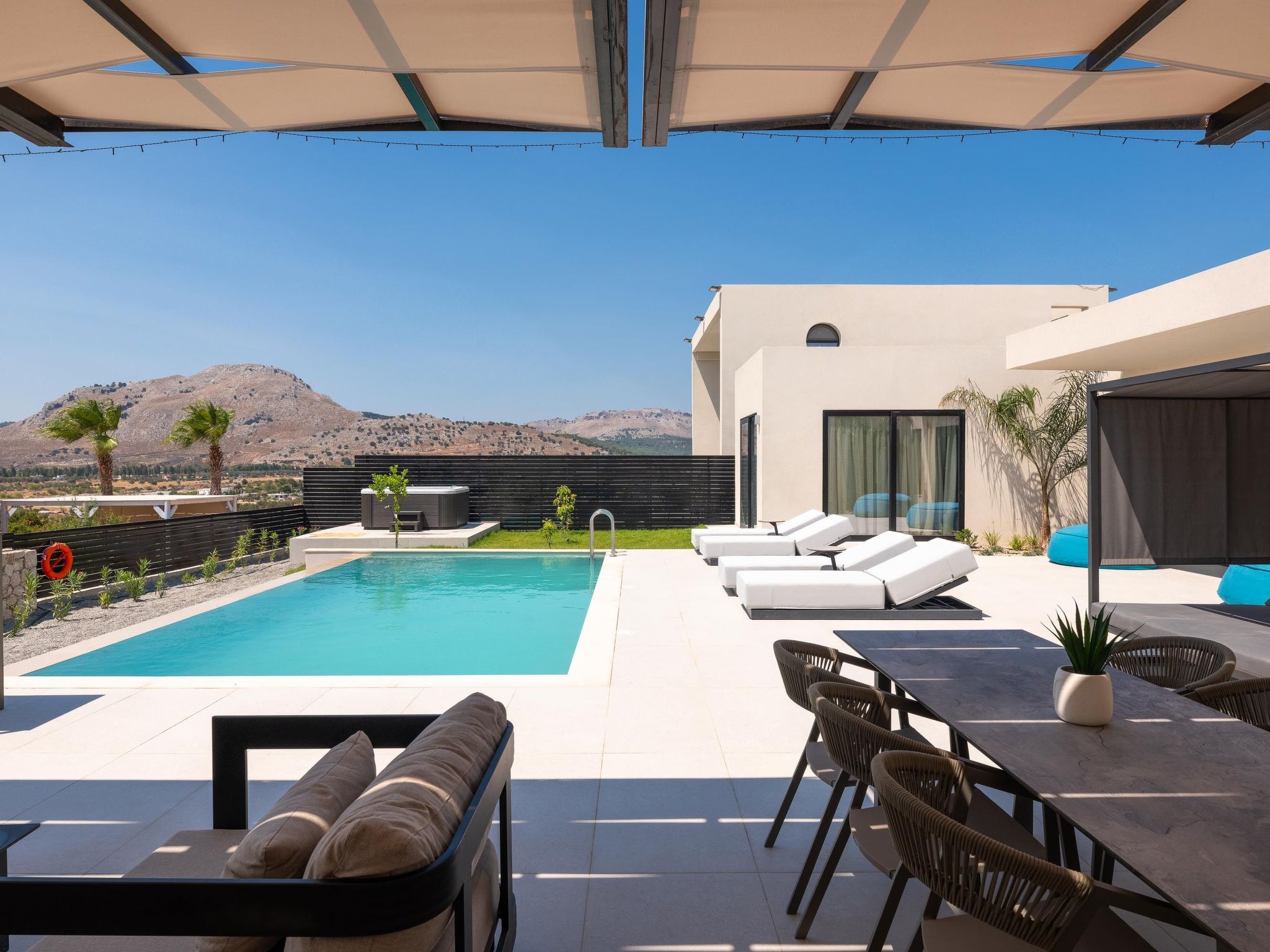 Trapezia Luxury Living - Perle