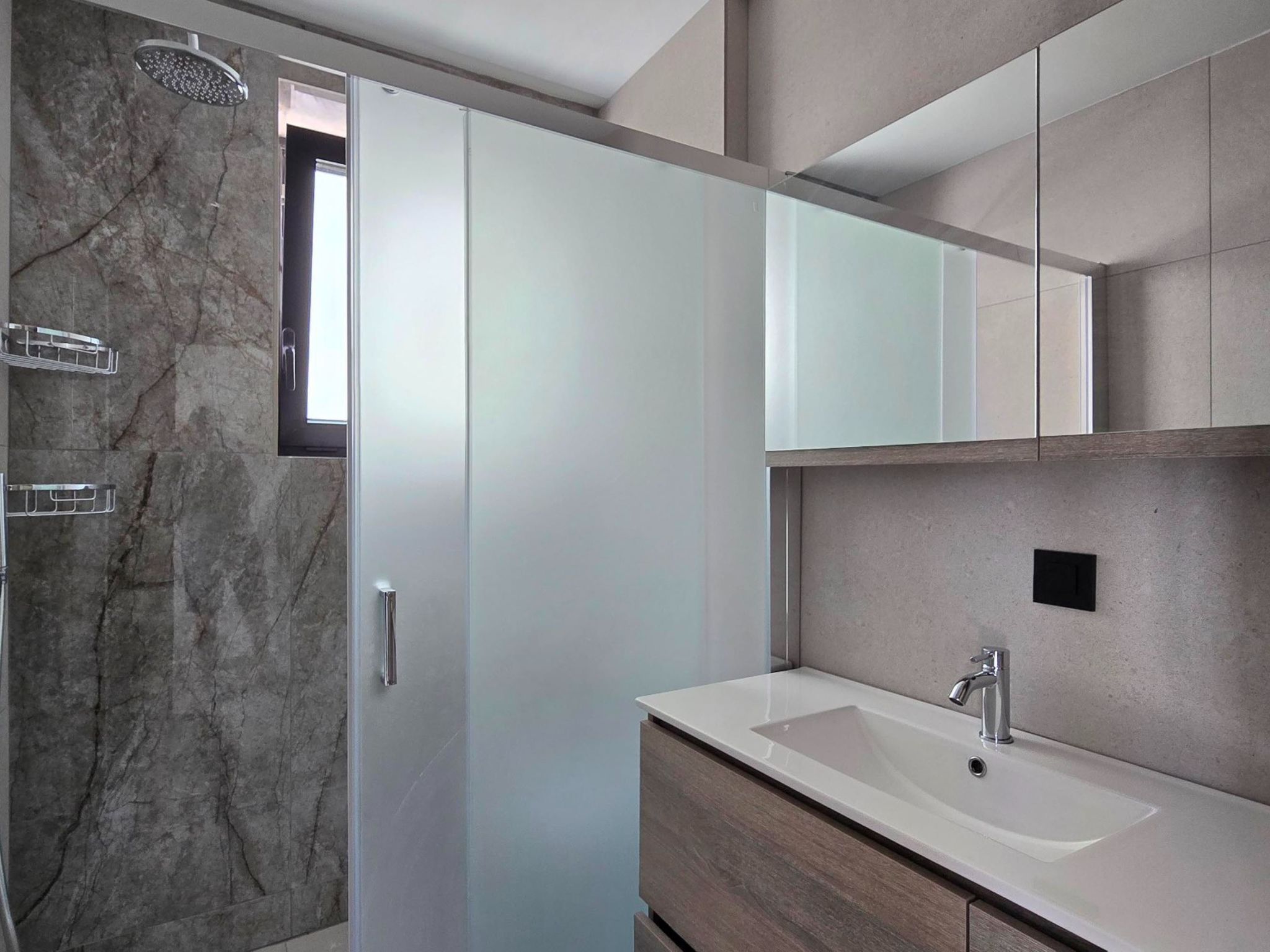 Trapezia Luxury Living - Mondstein-Dedans