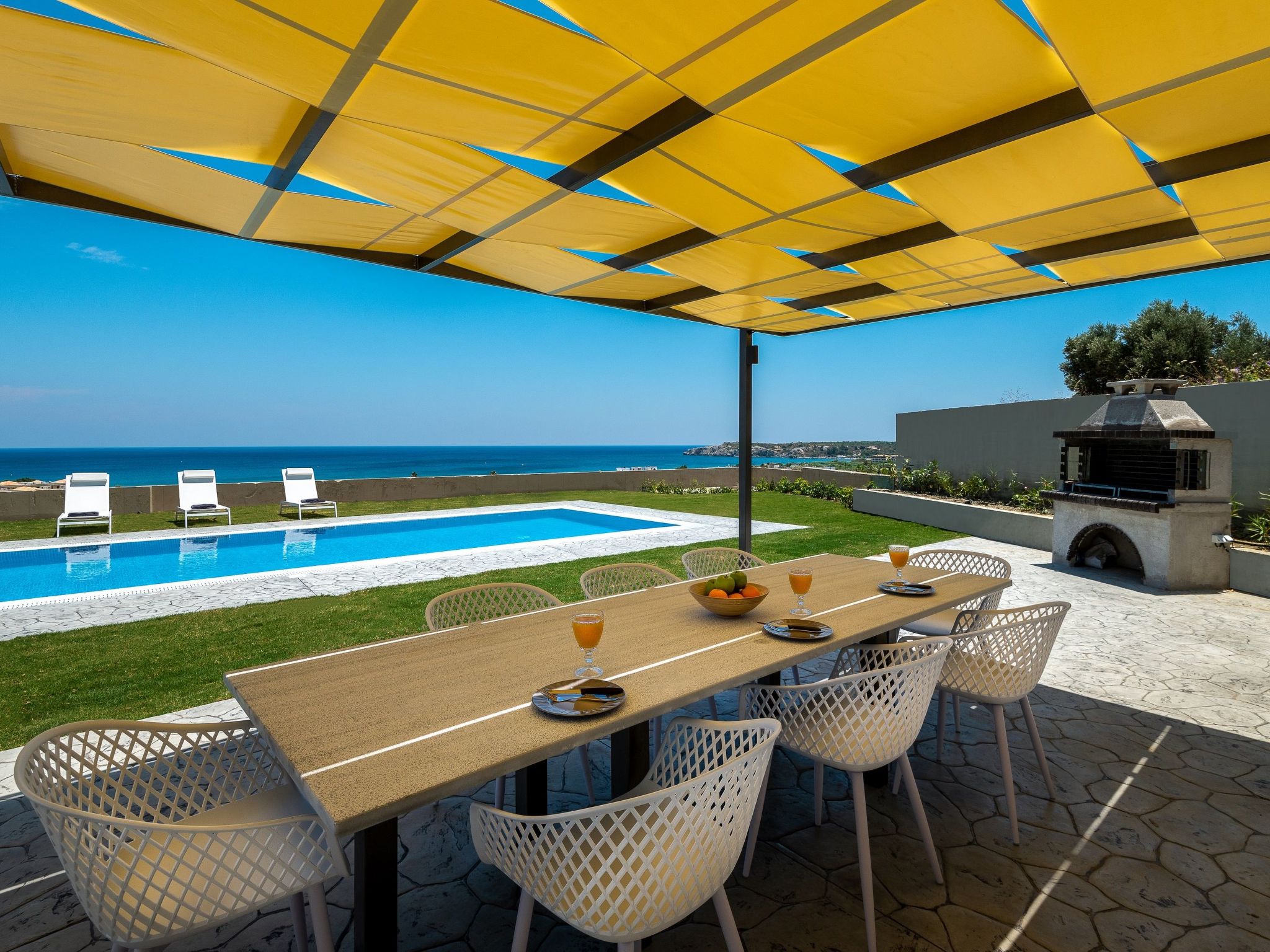 Schönes Ferienhaus in Afantou mit privatem Pool