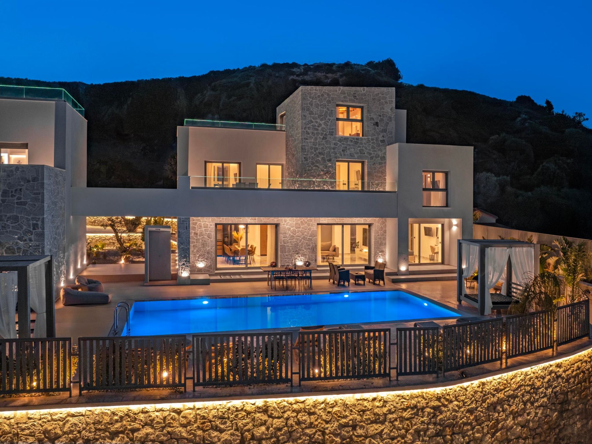 Ferienvilla 'Arfna Villa B' mit privatem Pool