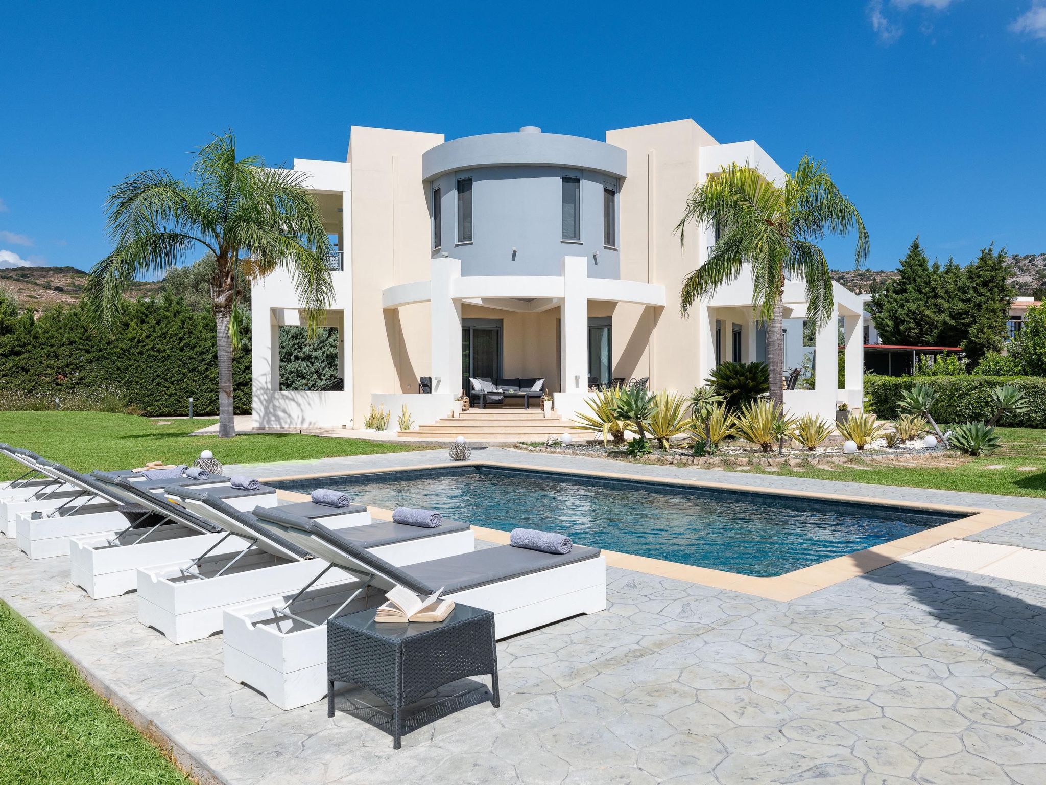 Villa Rapha Maris mit Pool für 10 Personen