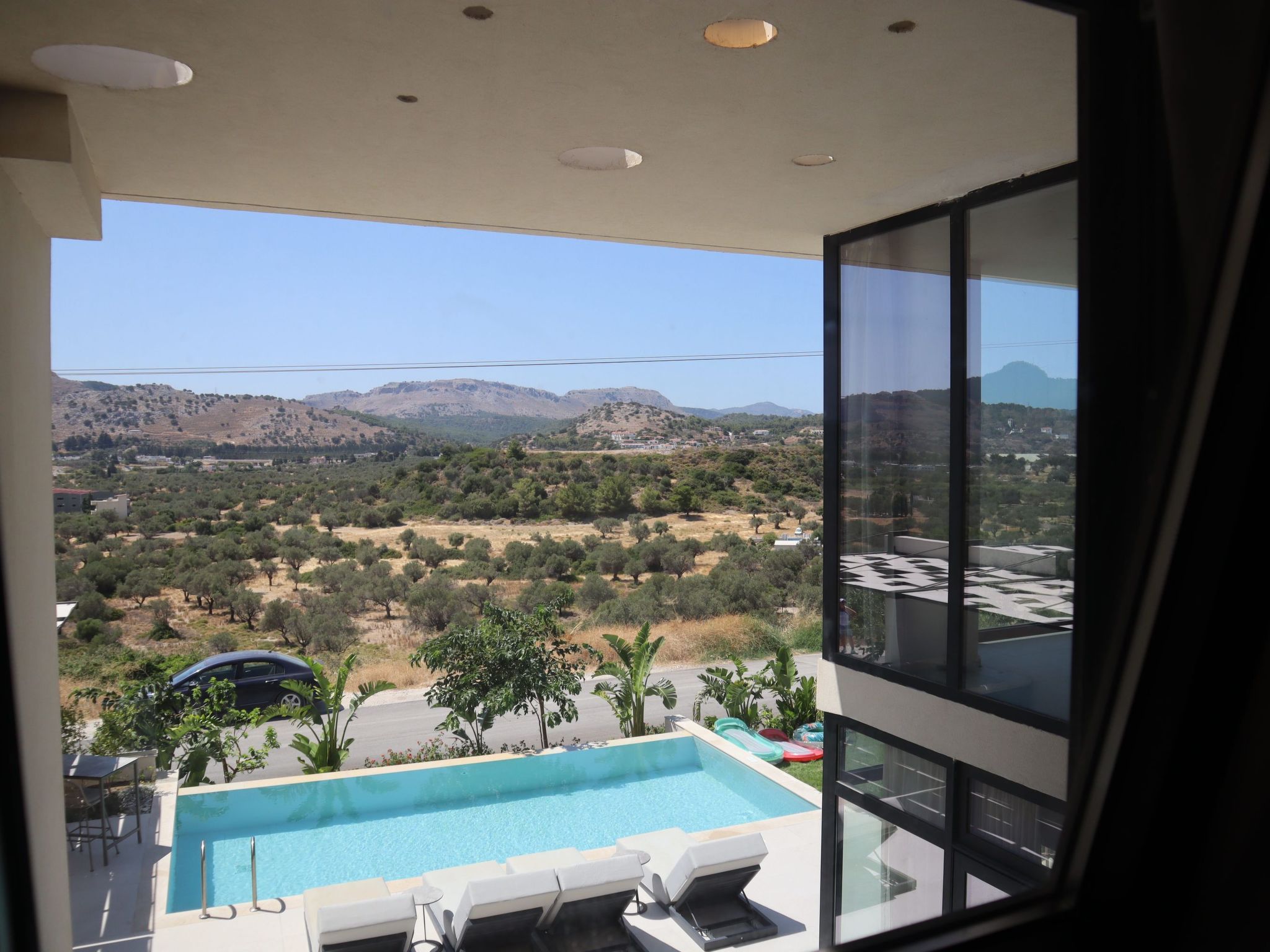 Trapezia Luxury Living -Zitrin