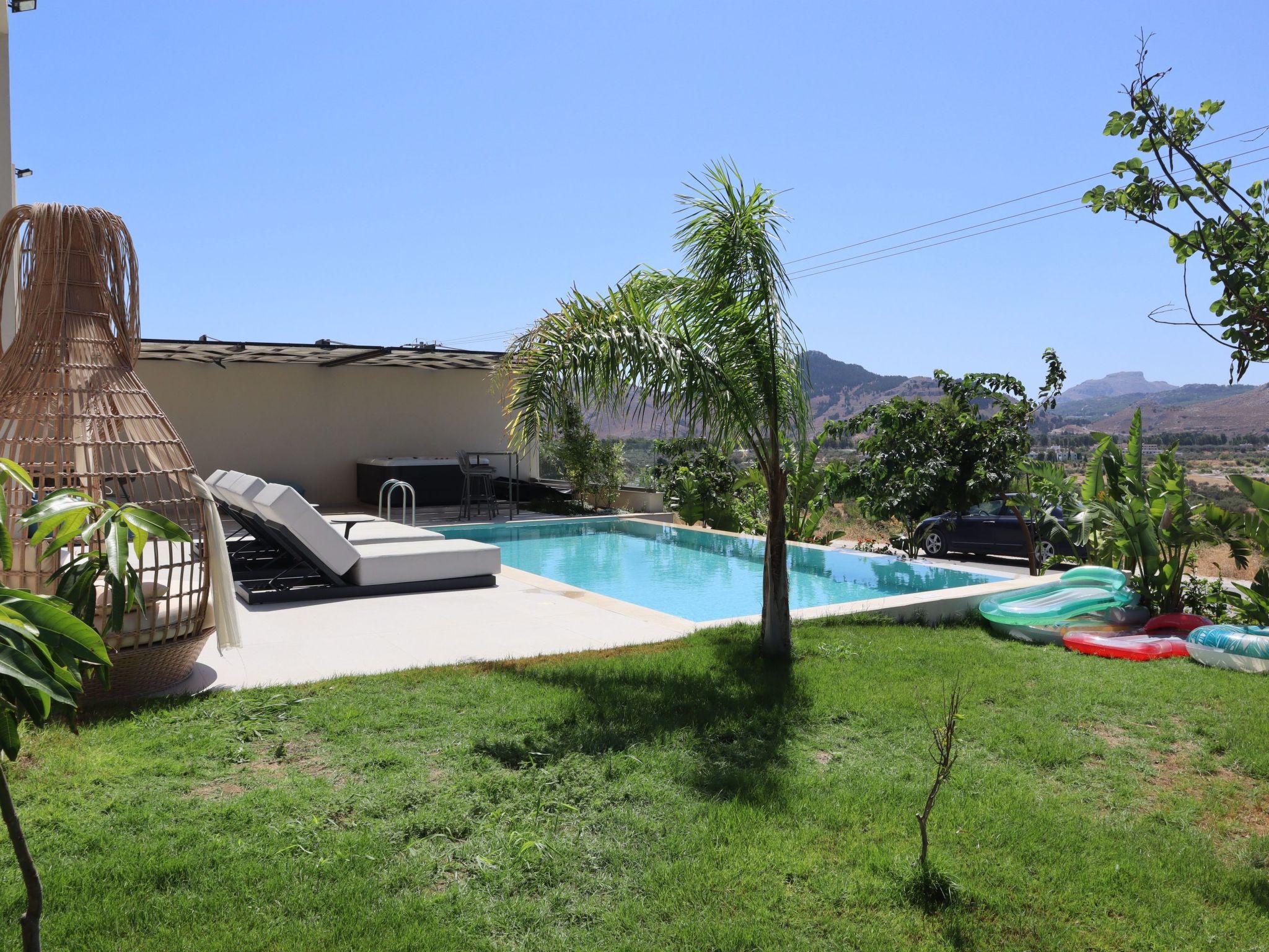 Trapezia Luxury Living -Zitrin