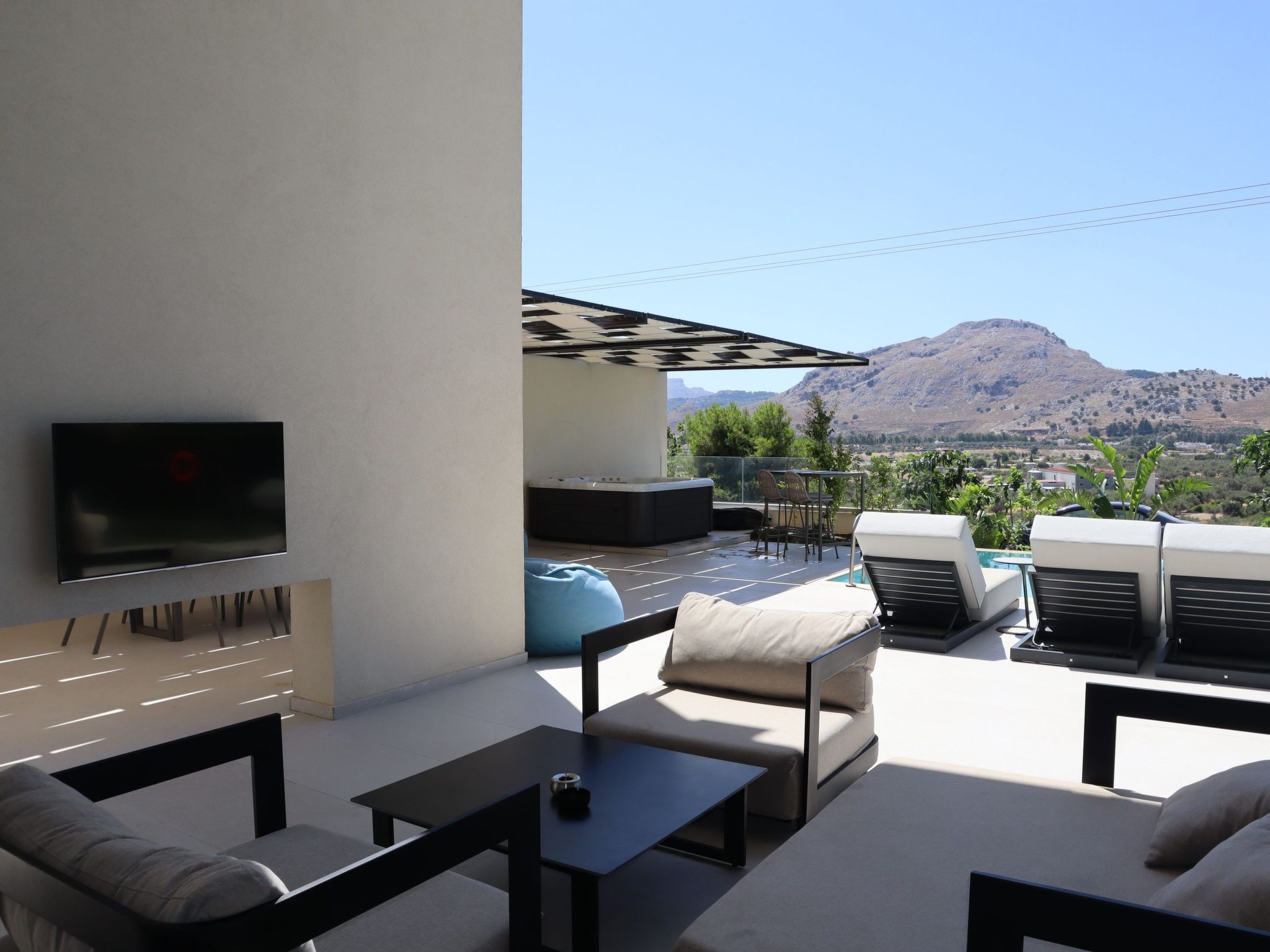 Trapezia Luxury Living -Zitrin