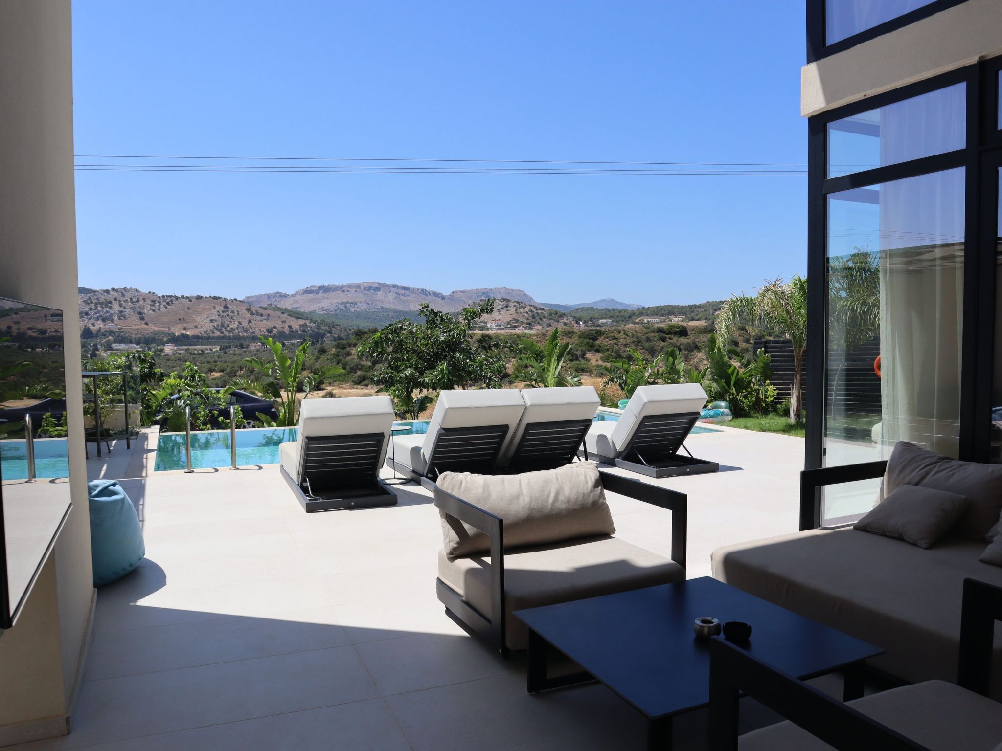 Trapezia Luxury Living -Zitrin-Dedans