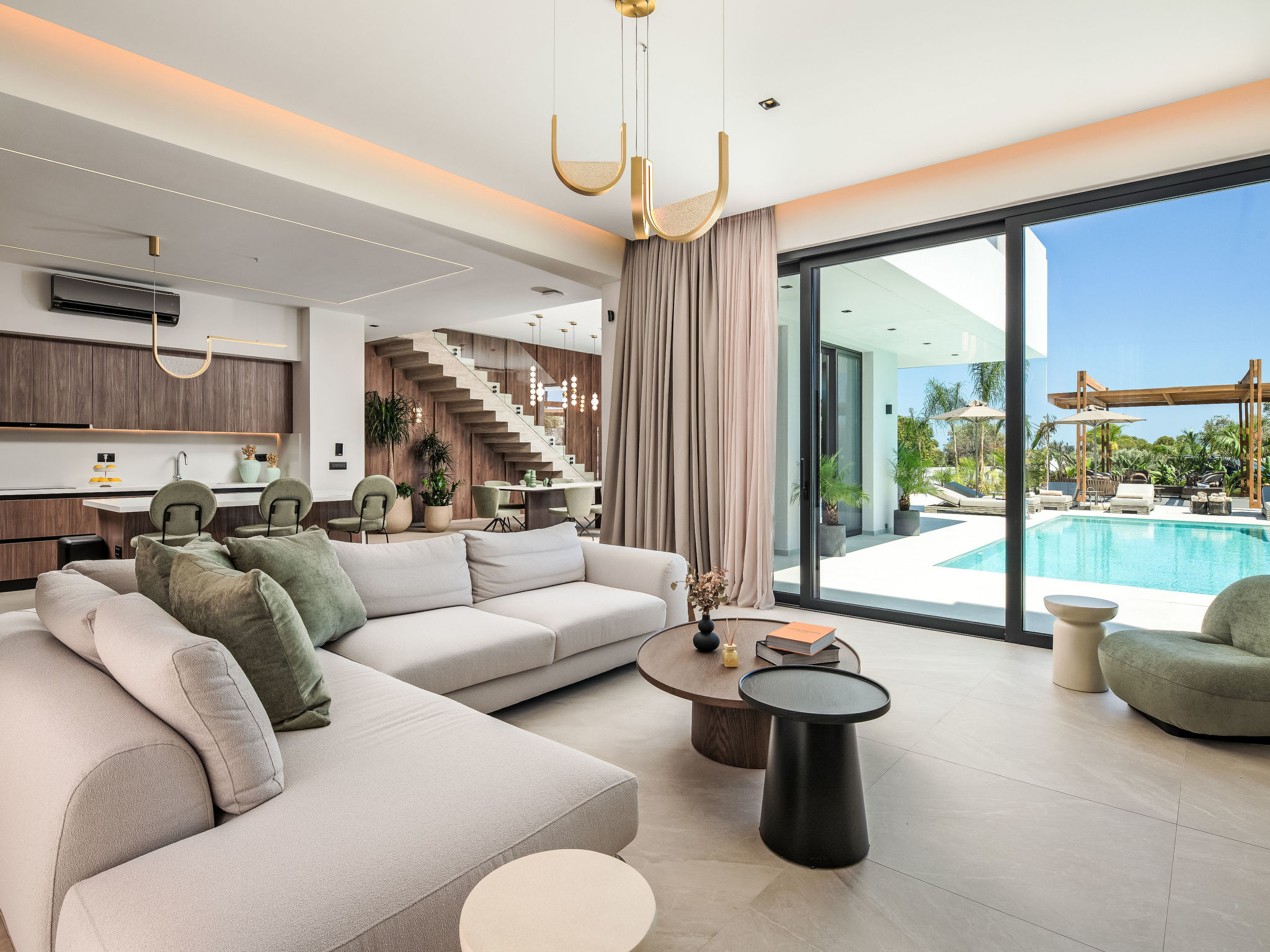 Lanik Luxury Pool - Binnen