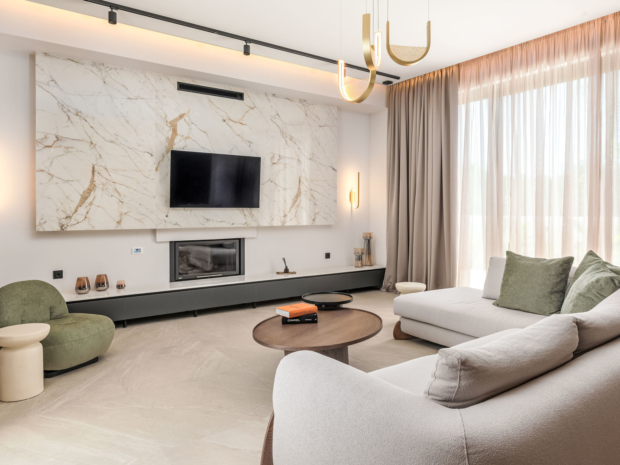 Lanik Luxury Pool - Binnen