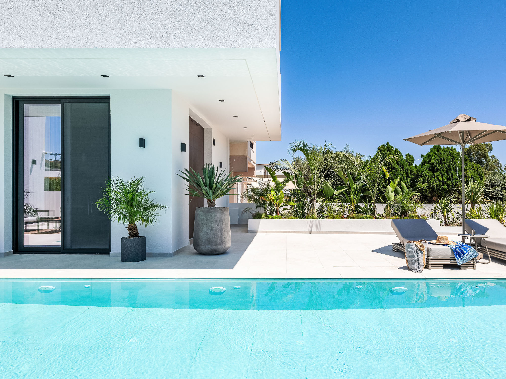 Lanik Luxury Pool - Buiten