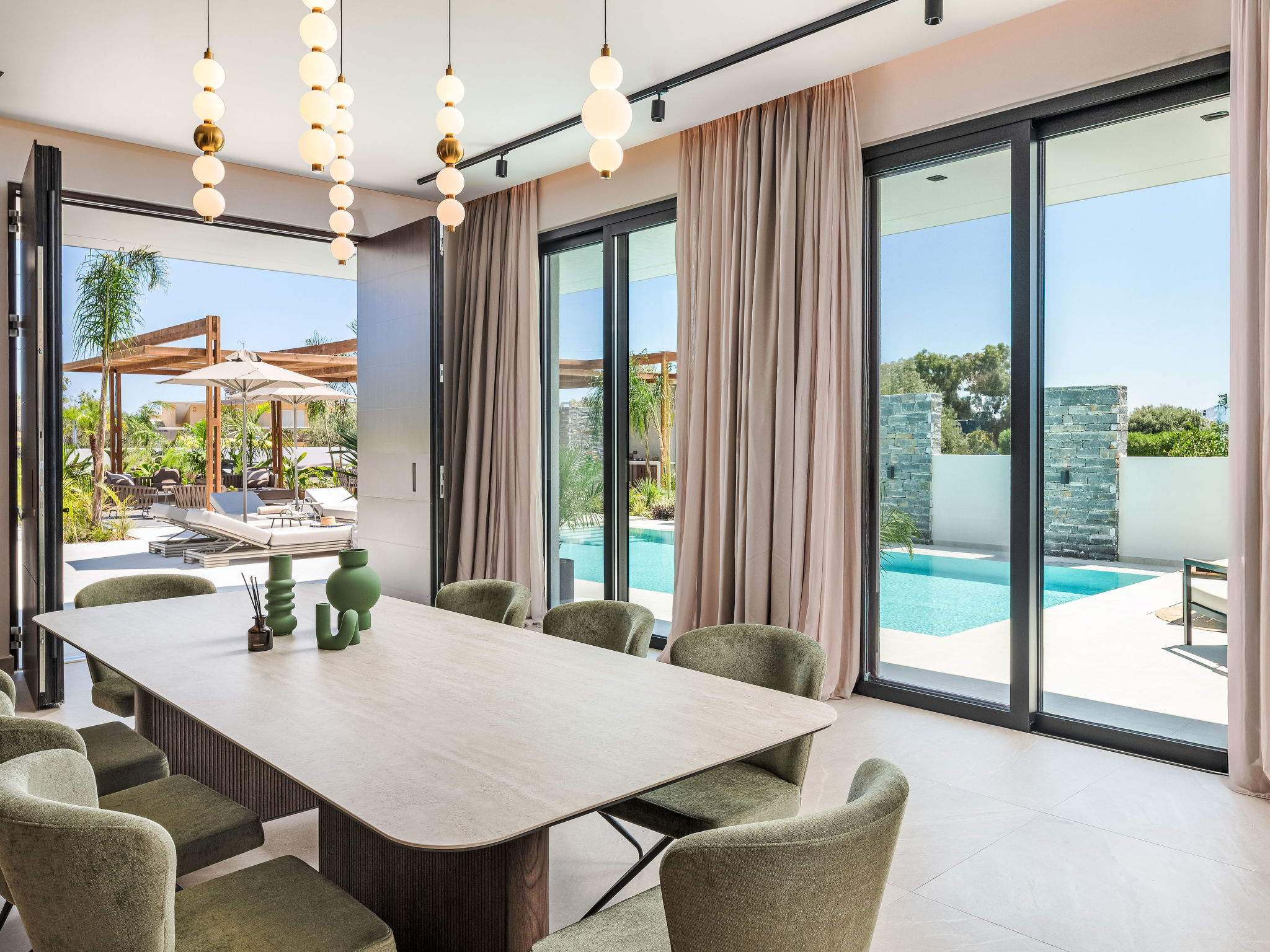 Lanik Luxury Pool - Binnen