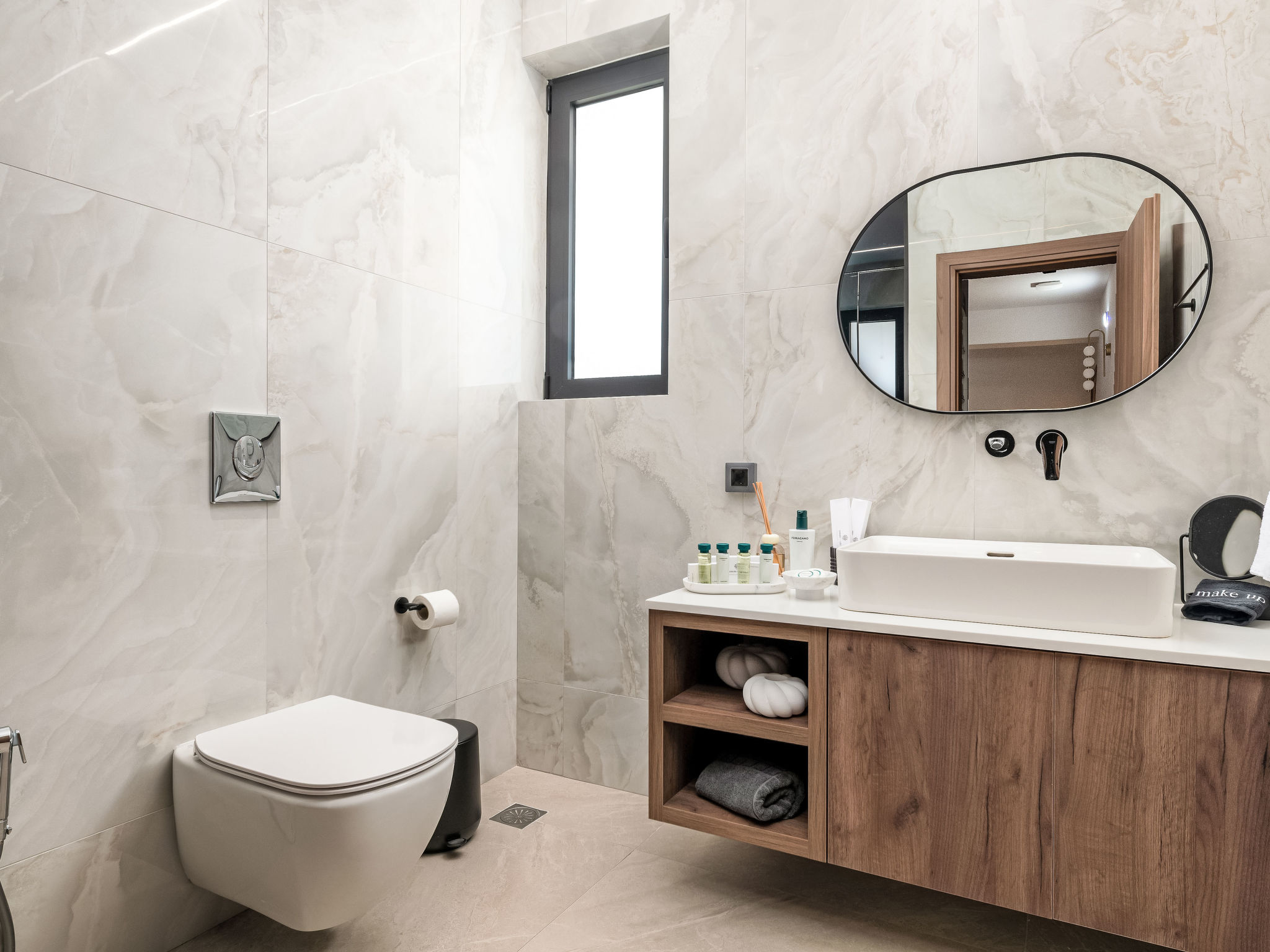 Lanik Luxury Pool - Binnen