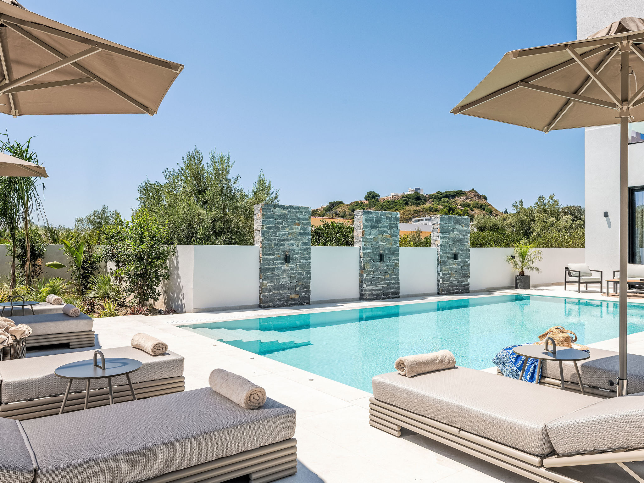 Lanik Luxury Pool - Buiten