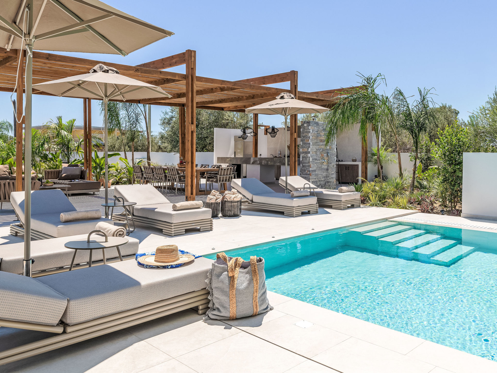 Lanik Luxury Pool