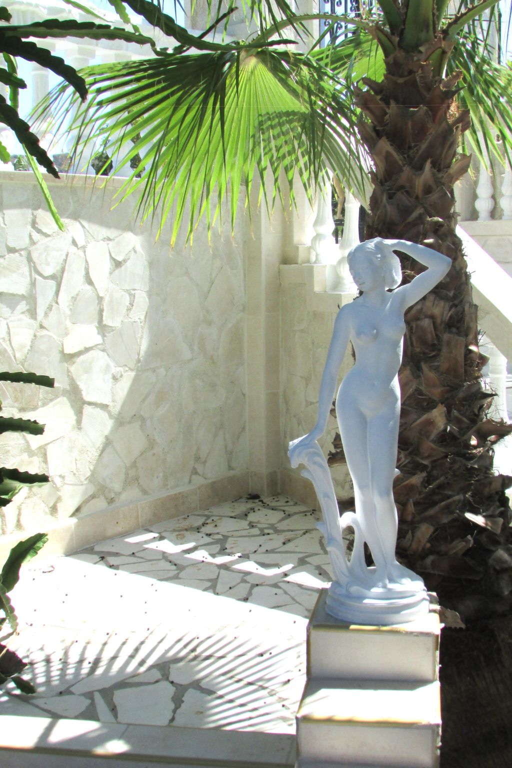 Castellino Zwillingsstudios-Image-tags.info