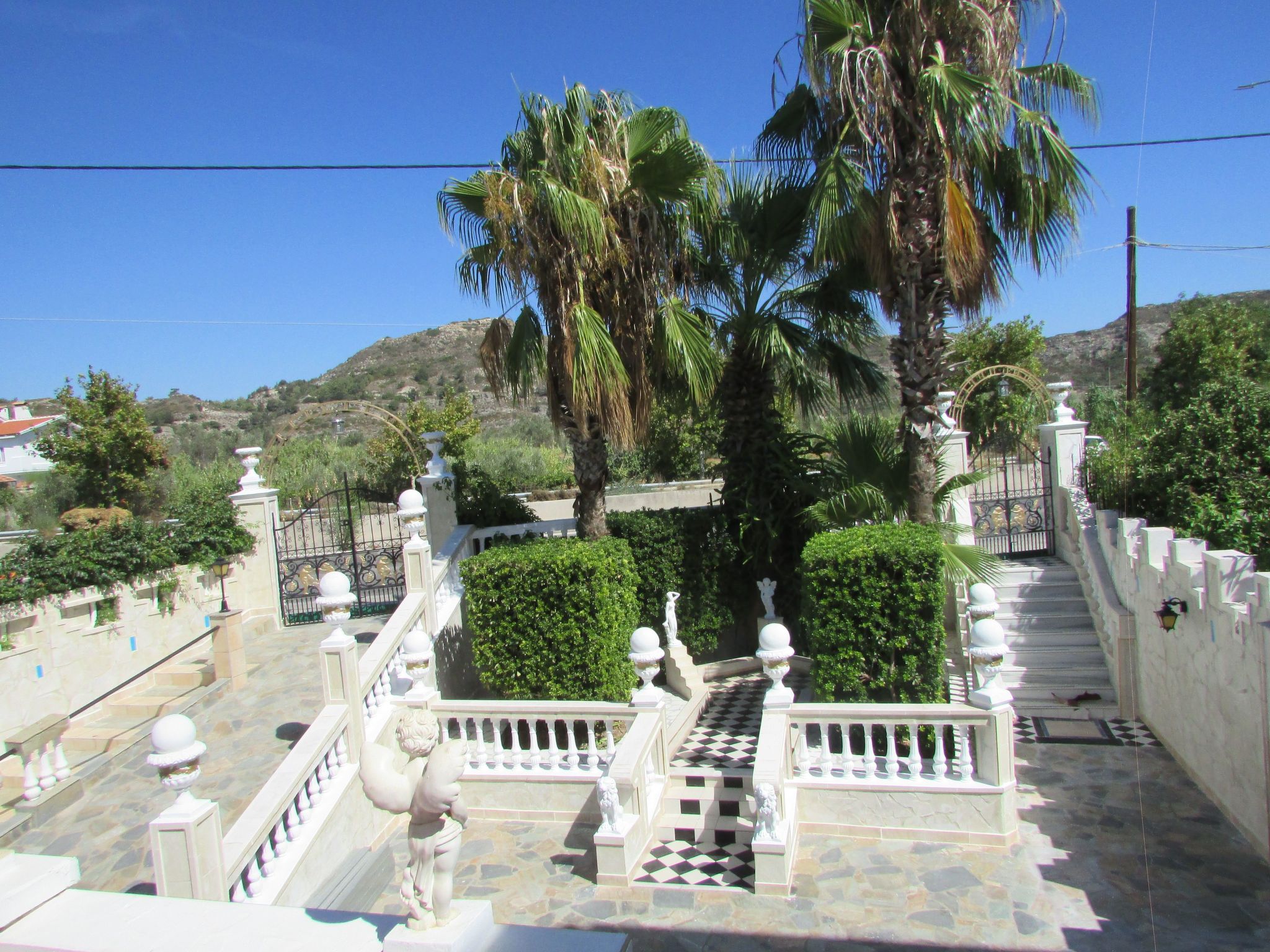 Castellino Zwillingsstudios-Image-tags.info