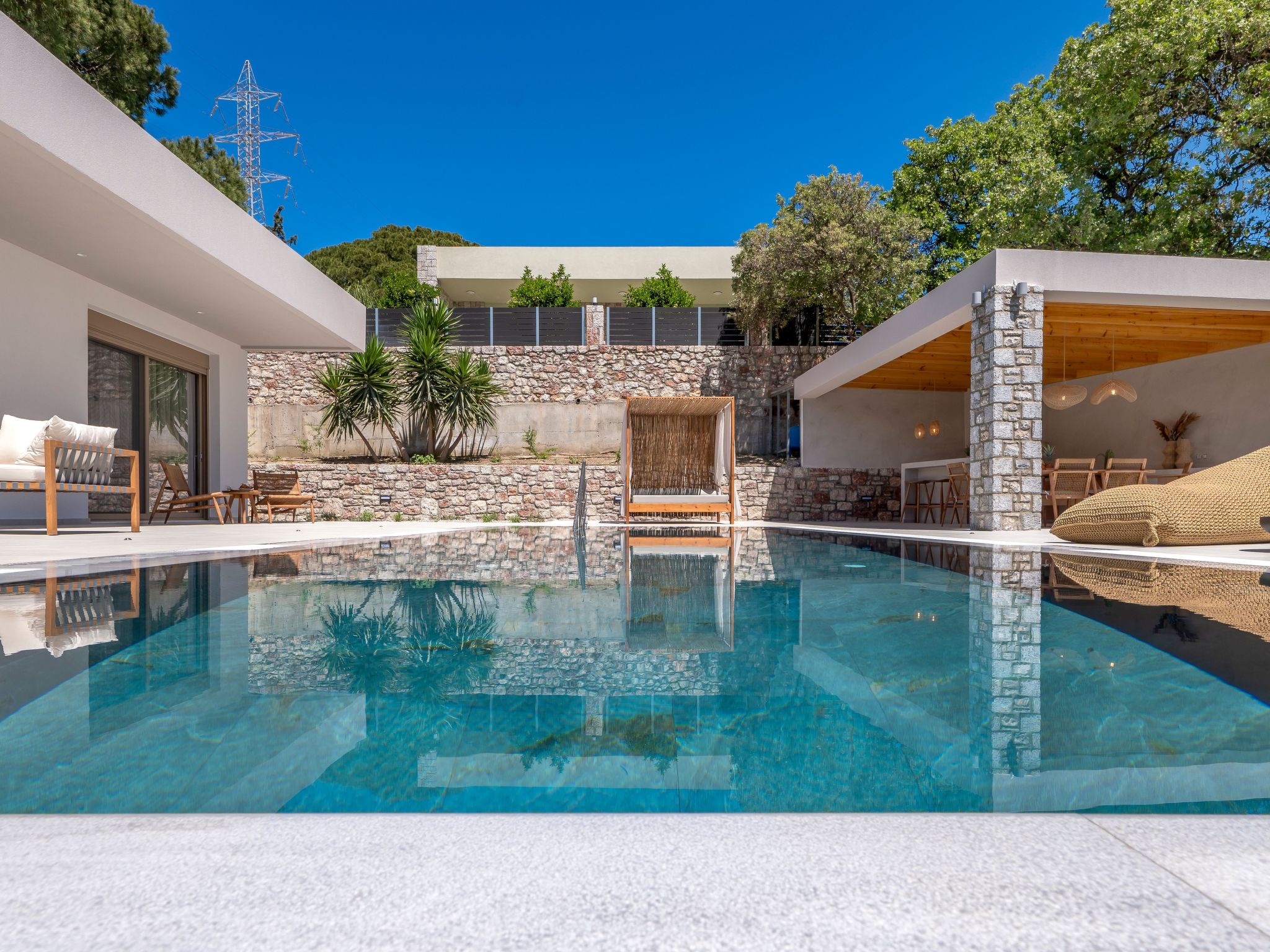 Emerald Estate-Drinnen