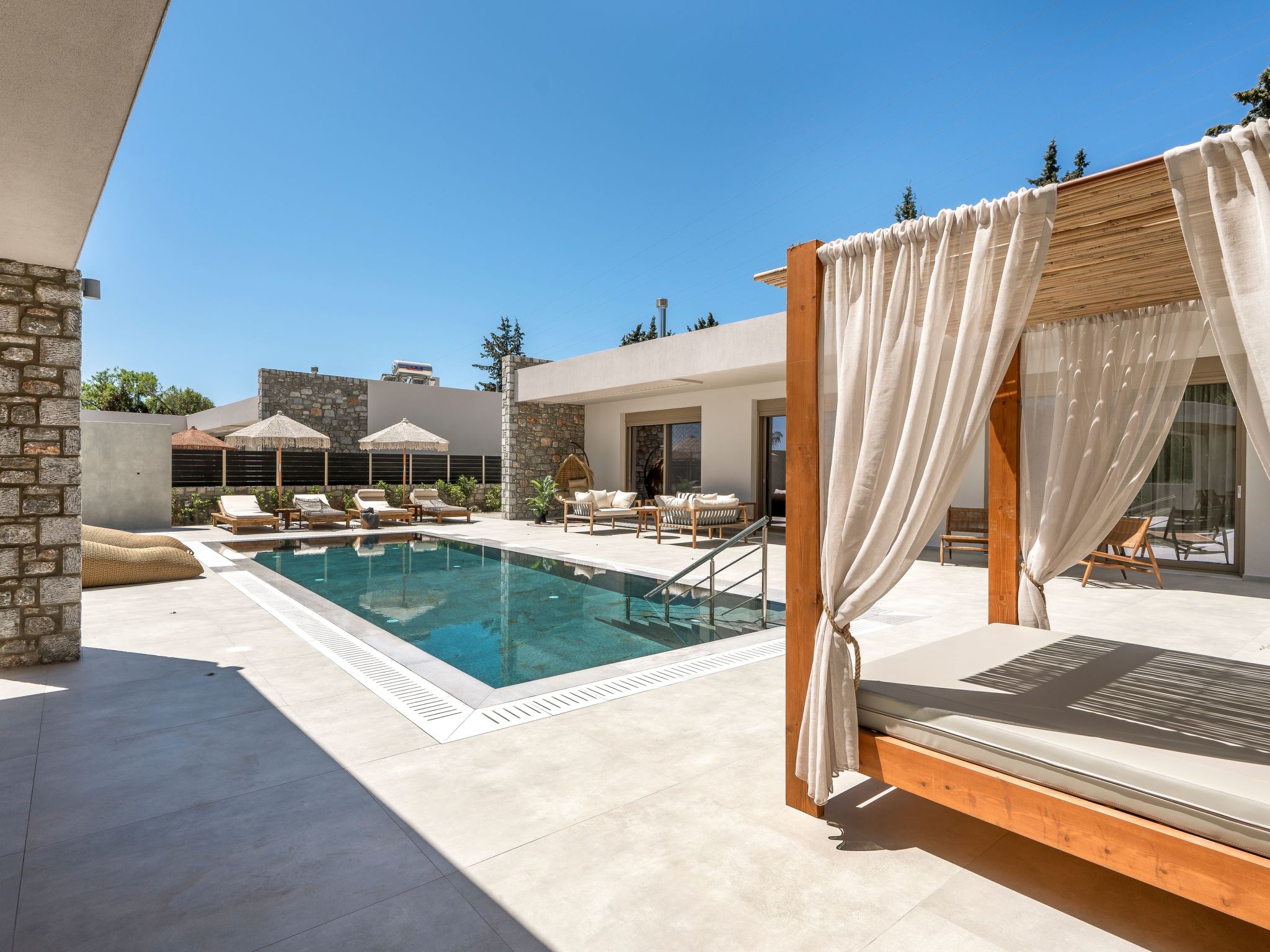 Emerald Estate-Drinnen